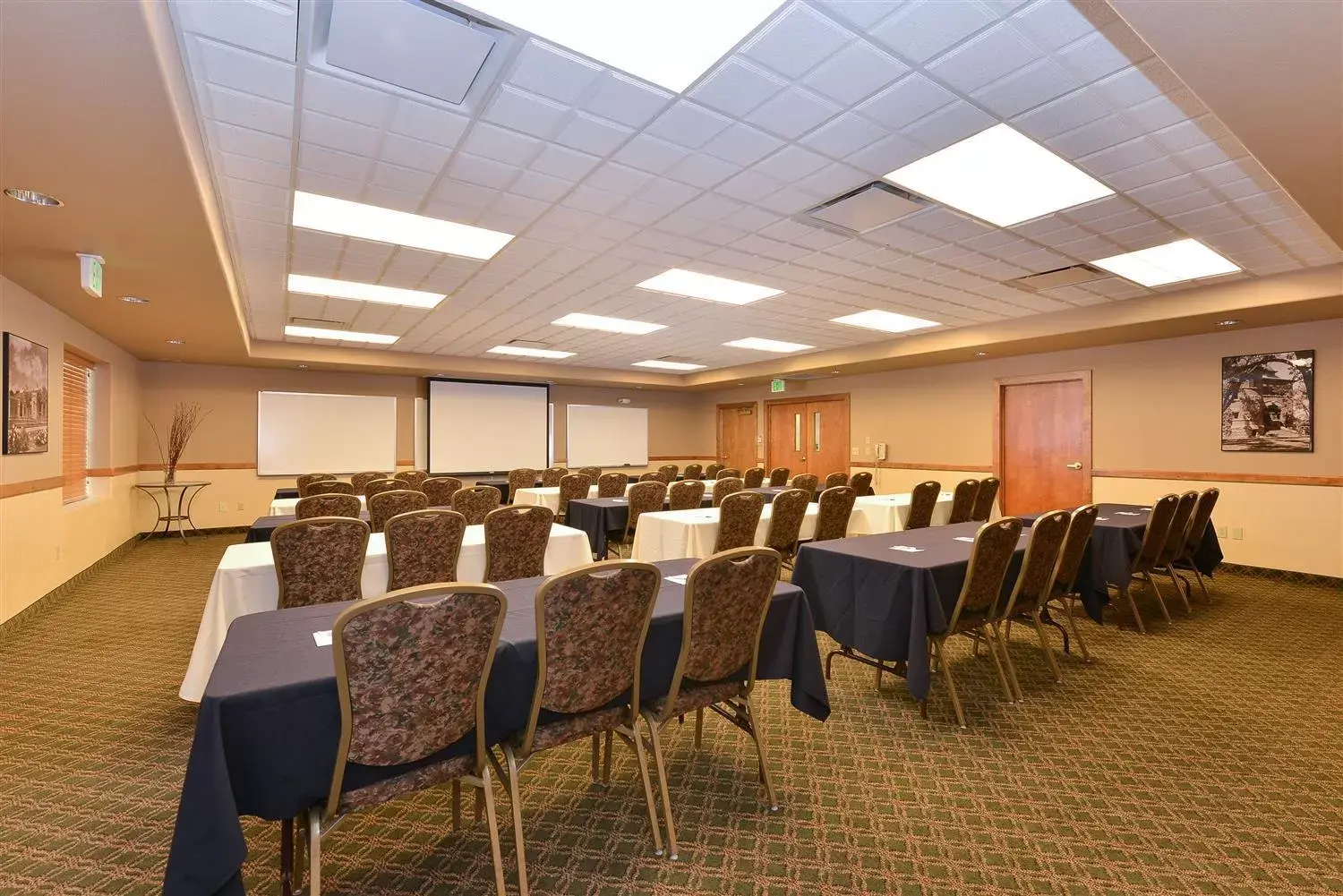 Meeting/conference room in Best Western University Inn