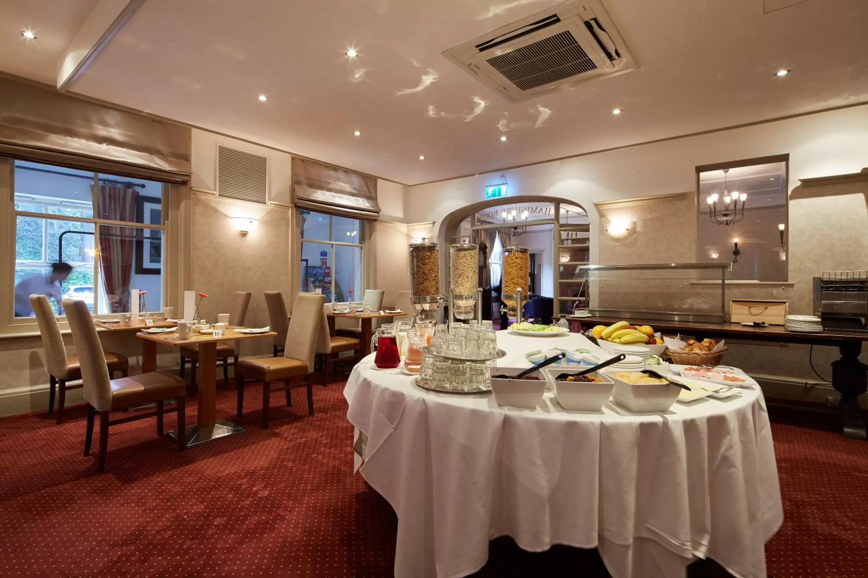 Continental breakfast, Restaurant/Places to Eat in Lismoyne Hotel