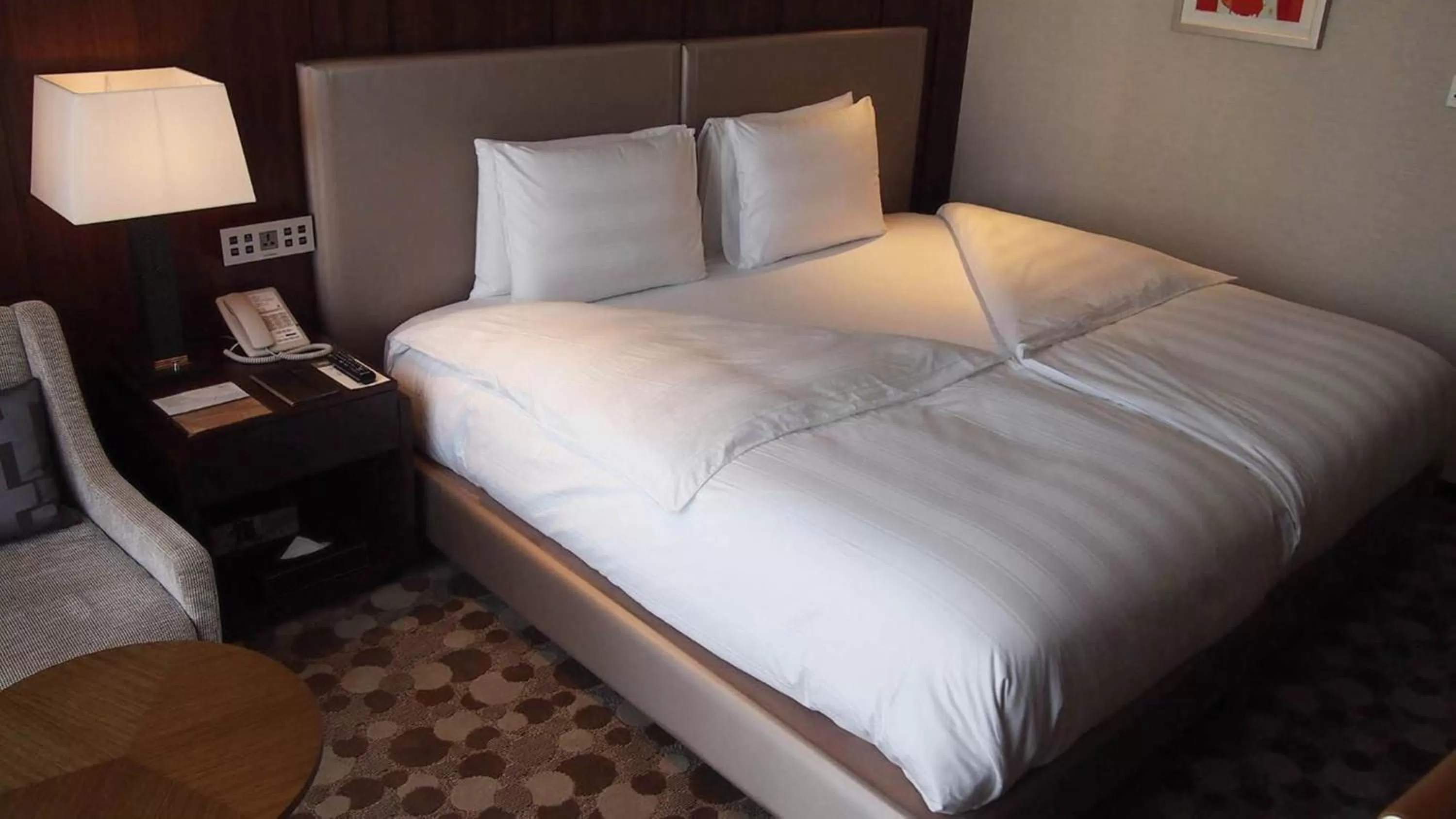 Bed in LOTTE CITY HOTEL Daejeon