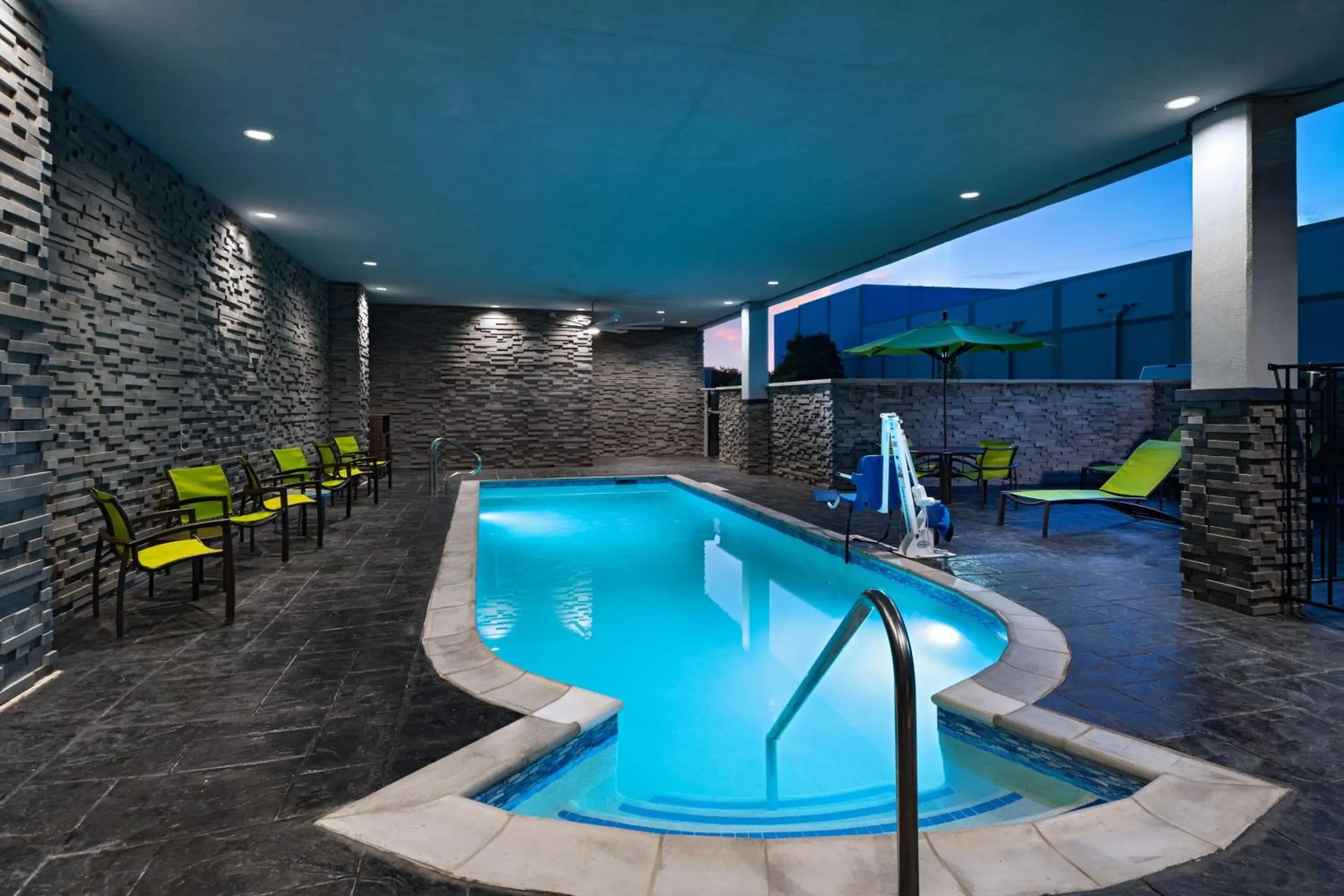 Swimming Pool in SpringHill Suites by Marriott Austin Northwest Research Blvd