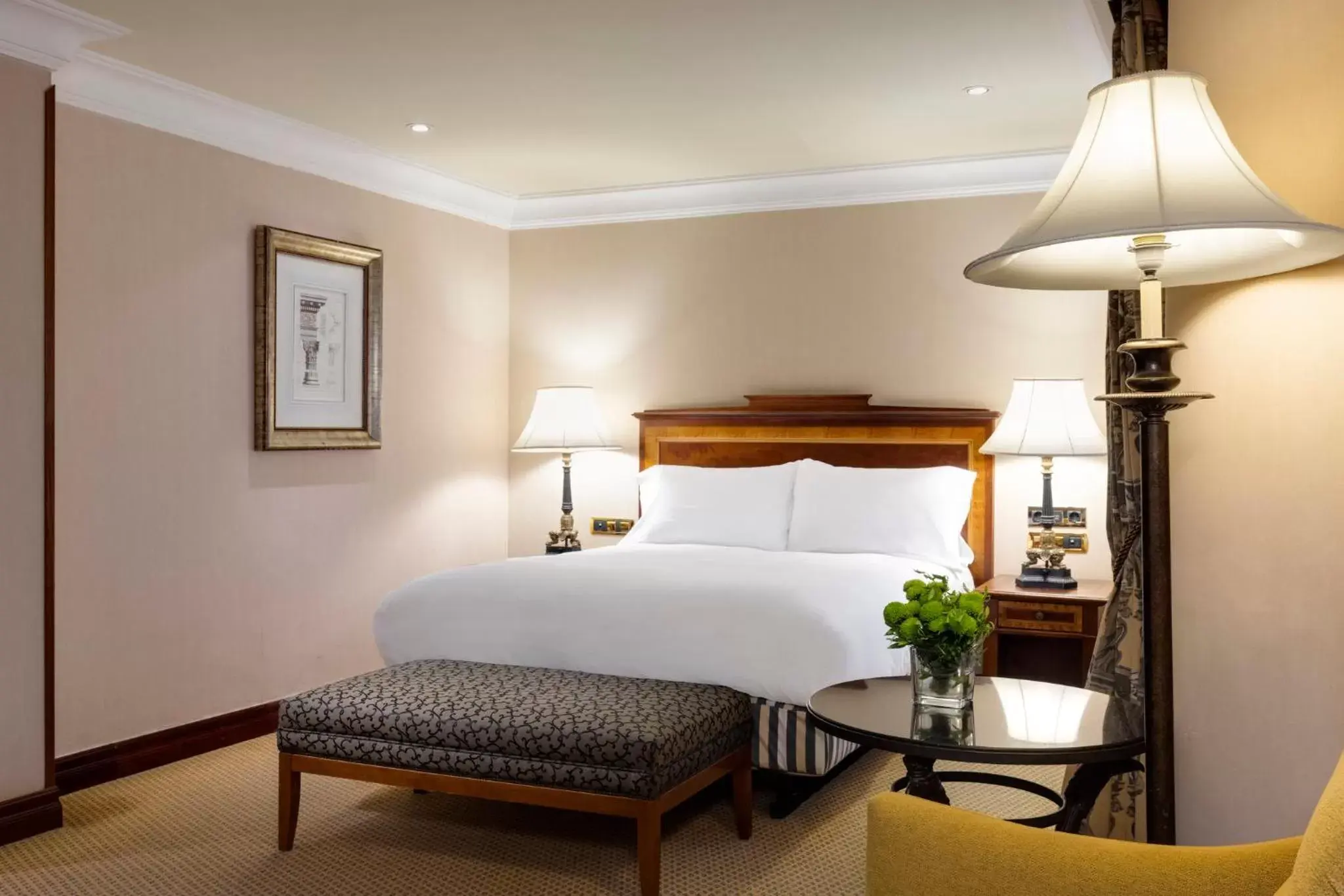 Photo of the whole room, Bed in InterContinental Madrid, an IHG Hotel