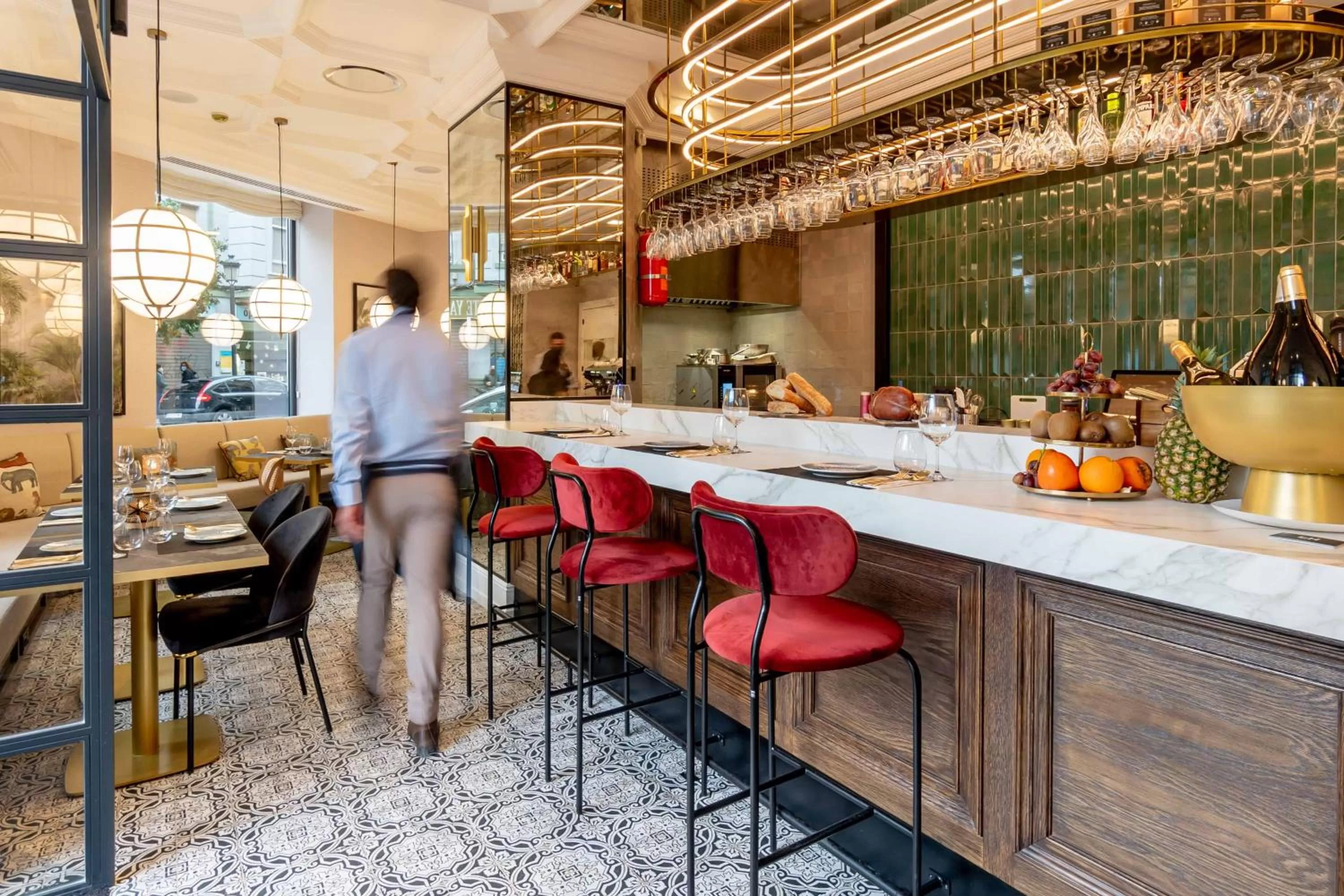 Restaurant/places to eat in L&H Gran Vía Valencia