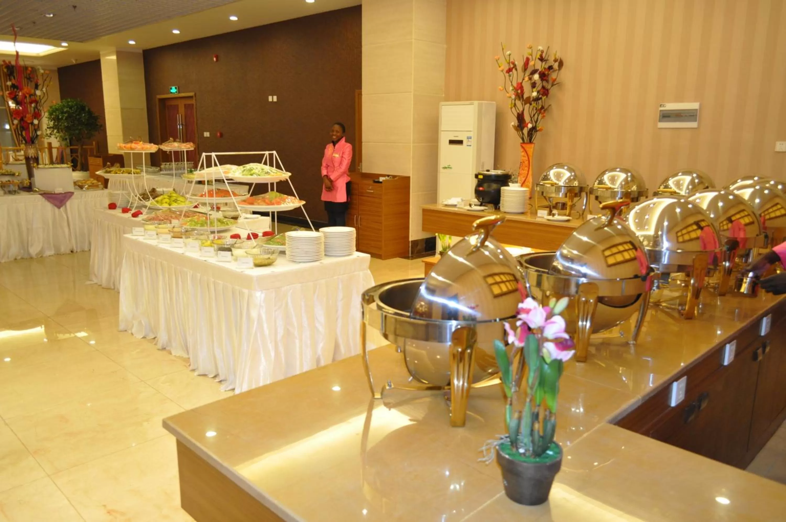 Restaurant/places to eat in Sogecoa Golden Peacock