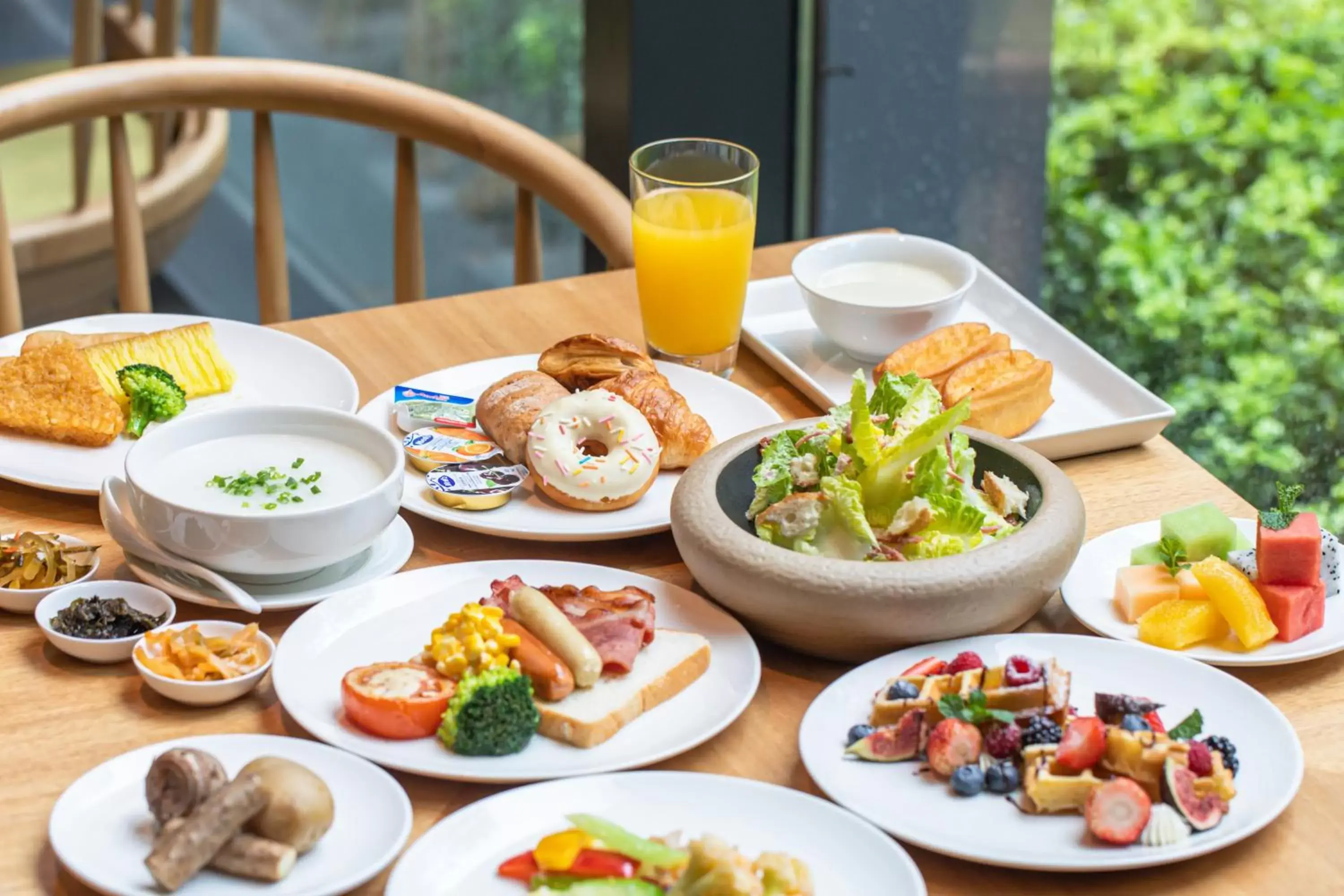 Breakfast in Crowne Plaza Foshan Nanhai, an IHG Hotel