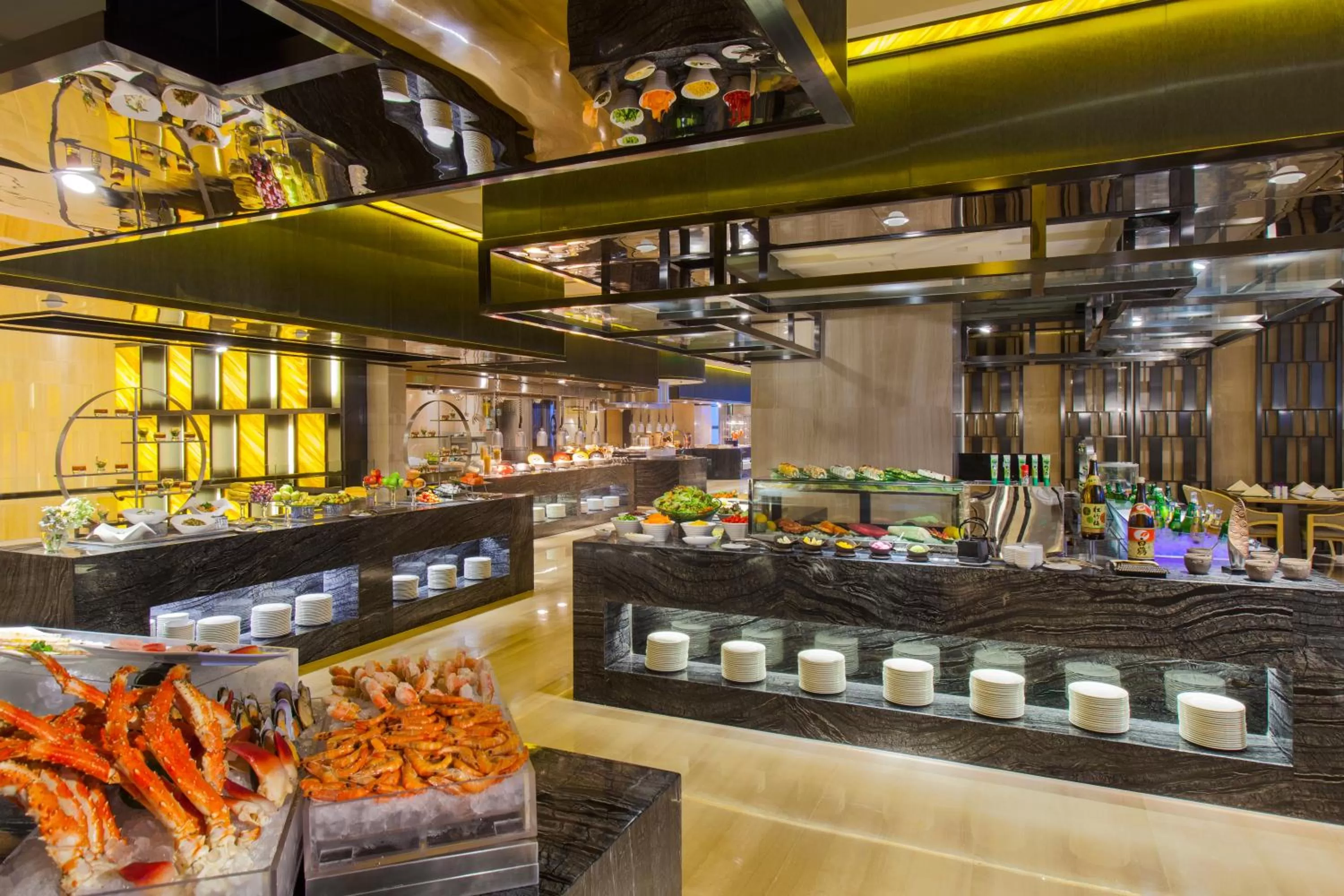 Restaurant/places to eat in Crowne Plaza Tianjin Meijiangnan by IHG