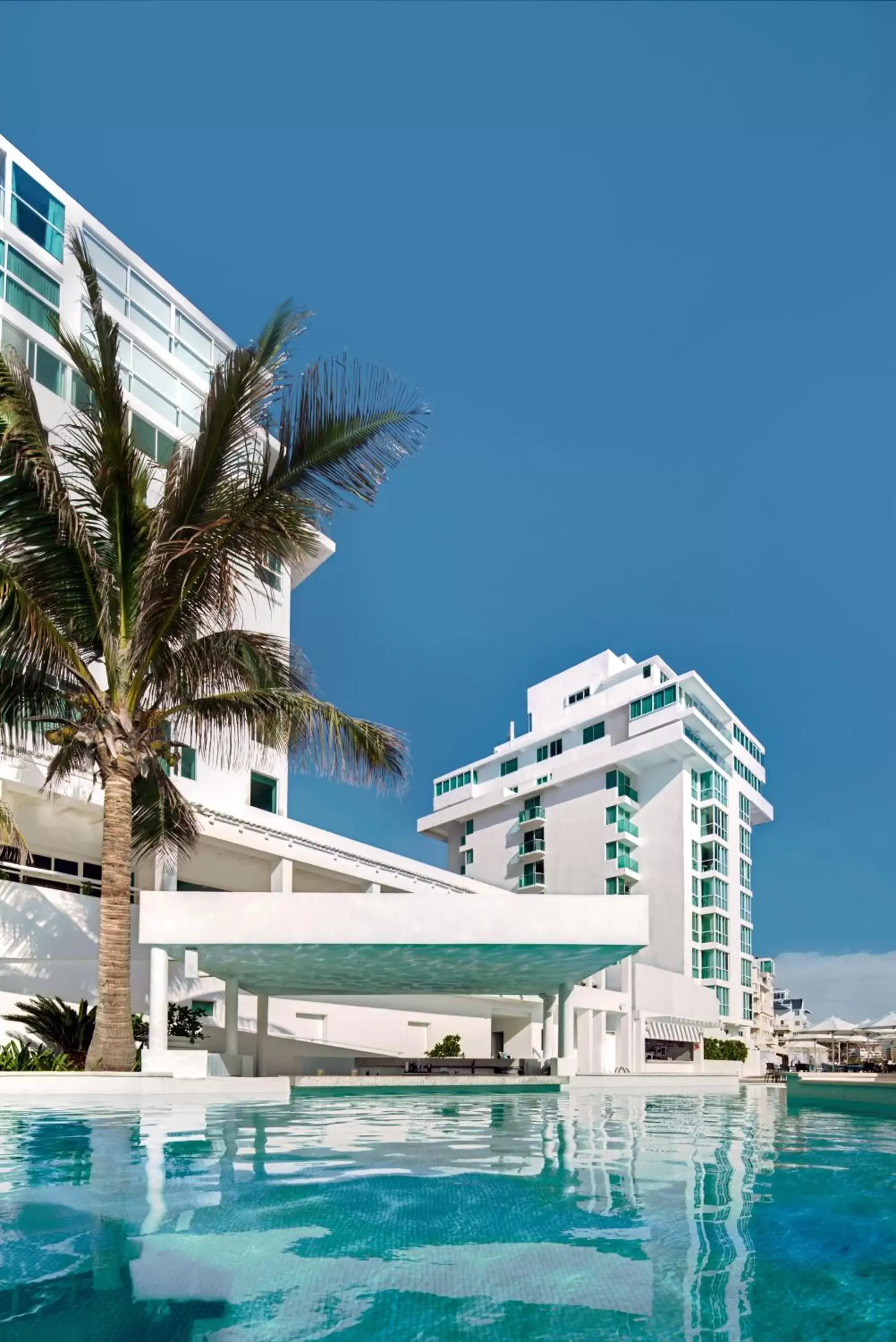 Beach, Swimming Pool in Oleo Cancun Playa Boutique All Inclusive Resort