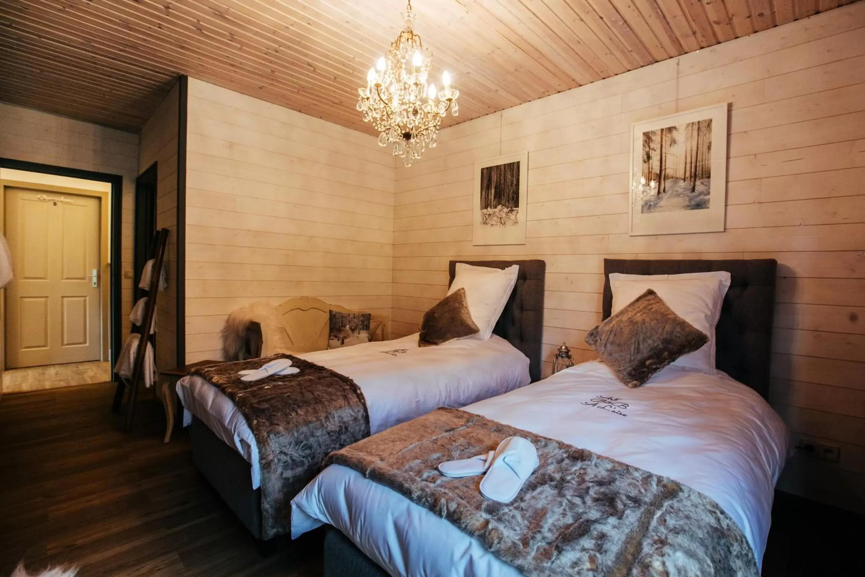 Twin Room with Bathroom in B&B A L'aise Twin Room with Bathroom in B&B A L'aise