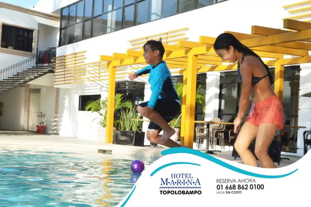 Swimming Pool in Hotel Marina Topolobampo