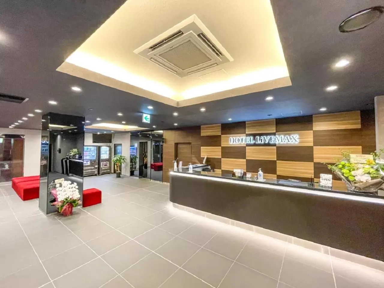 Lobby or reception in HOTEL LiVEMAX Takamatsu Eki Mae