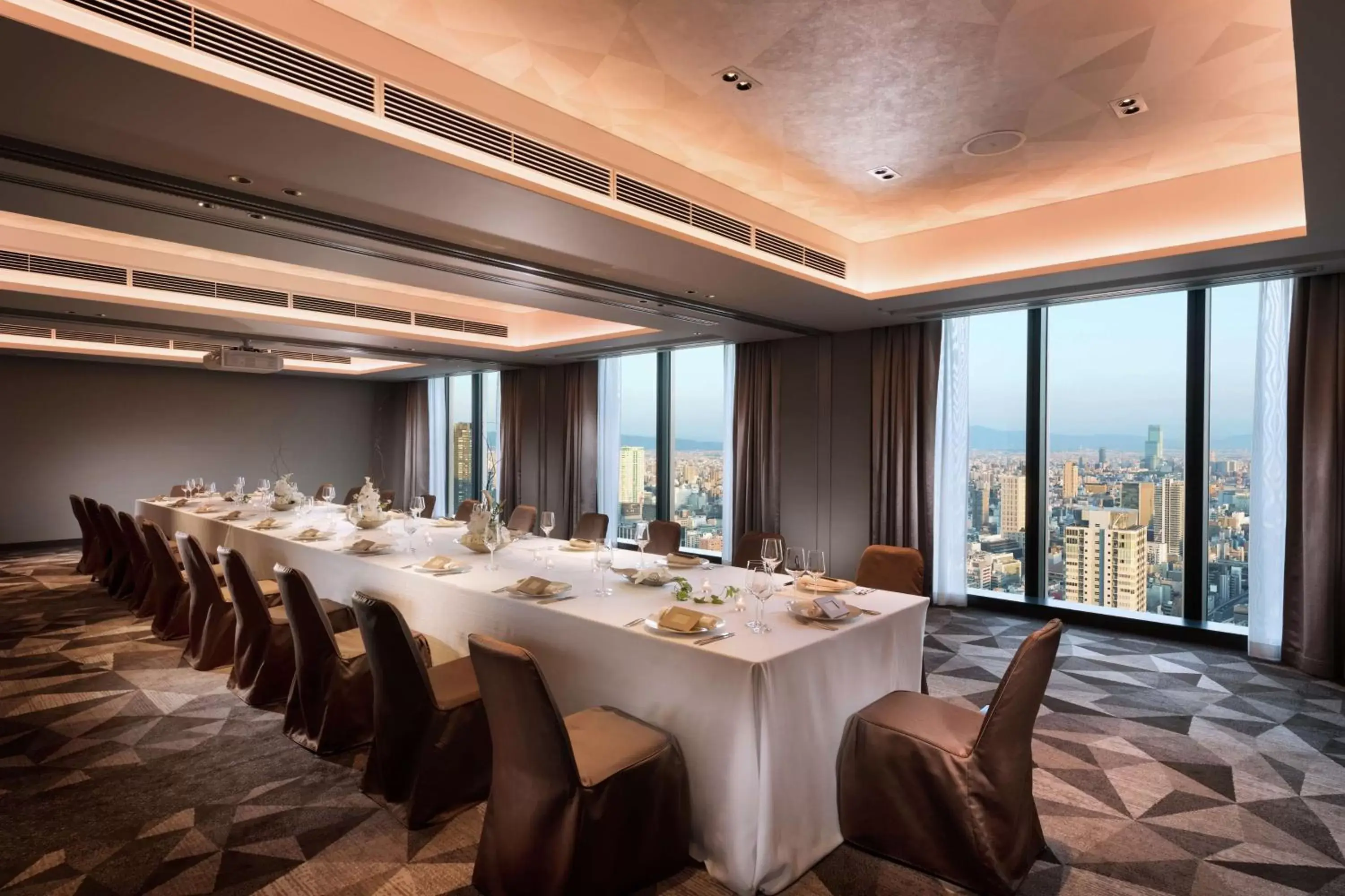 Dining area in Conrad Osaka