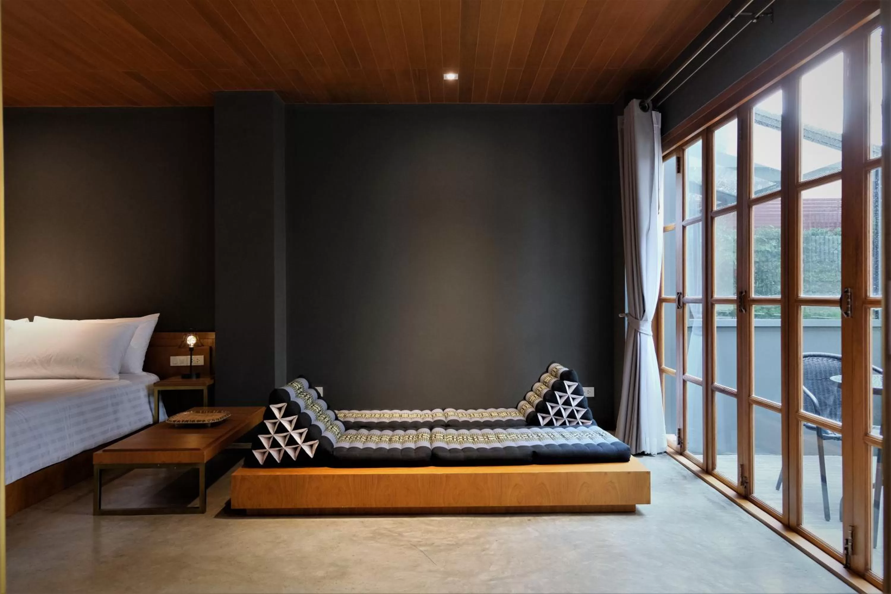 Seating area, Bed in Vali Villa Bangkok