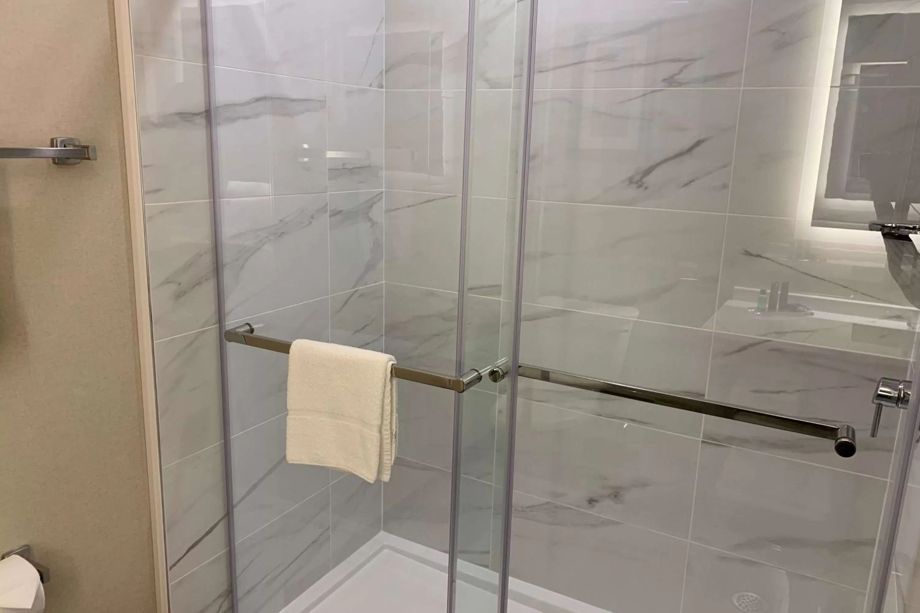 Bathroom in Wingate by Wyndham Kanata West Ottawa