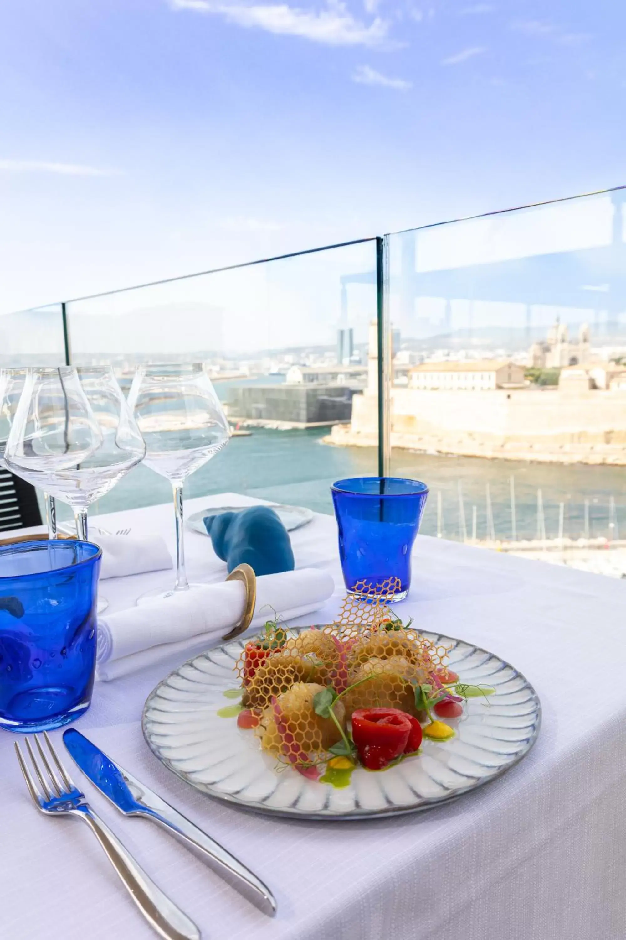 Restaurant/places to eat in Sofitel Marseille Vieux-Port