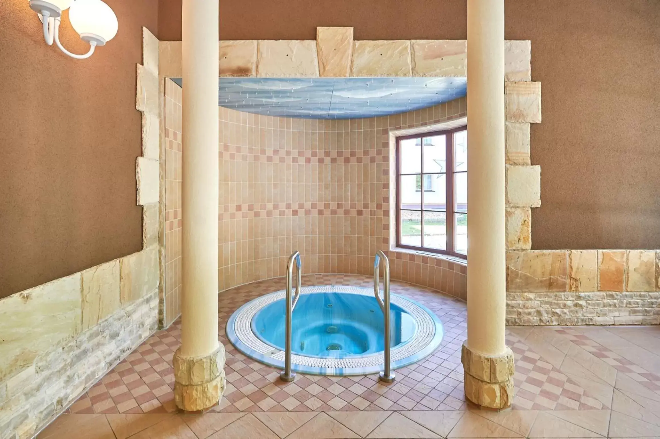 Hot Tub, Swimming Pool in Hotel ZUM STERNENHOF