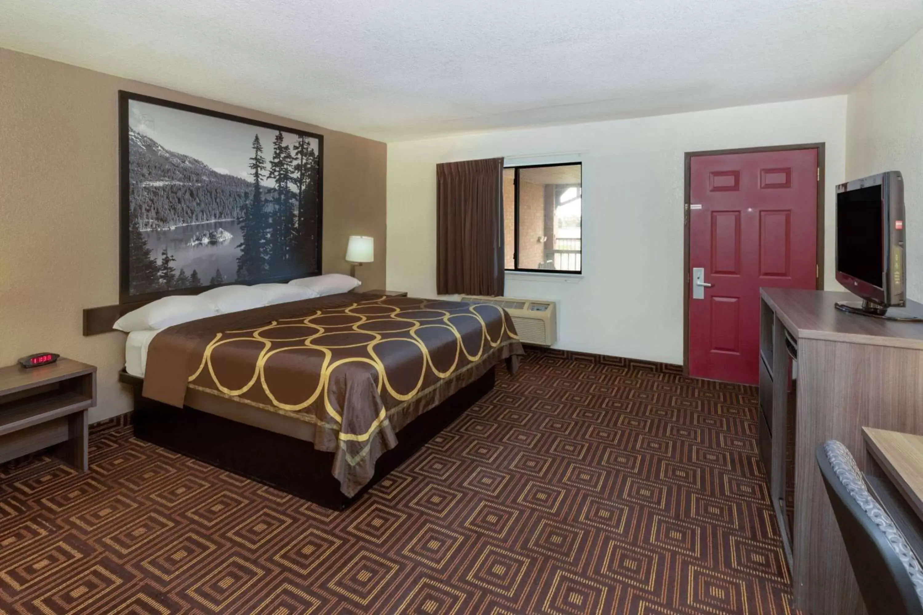 Photo of the whole room, Bed in Super 8 by Wyndham Seguin