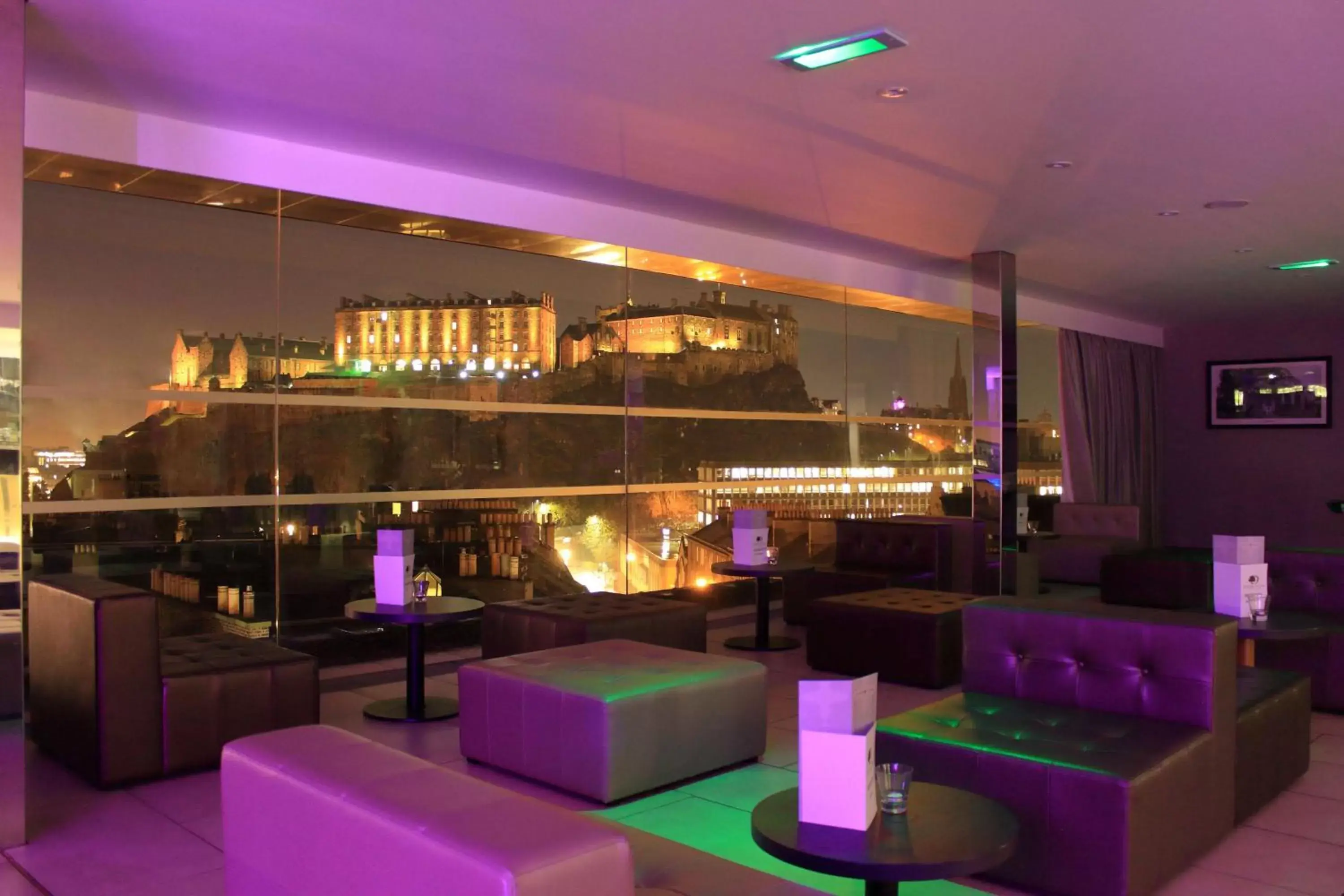 Lounge or bar, Lounge/Bar in Doubletree by Hilton Edinburgh City Centre