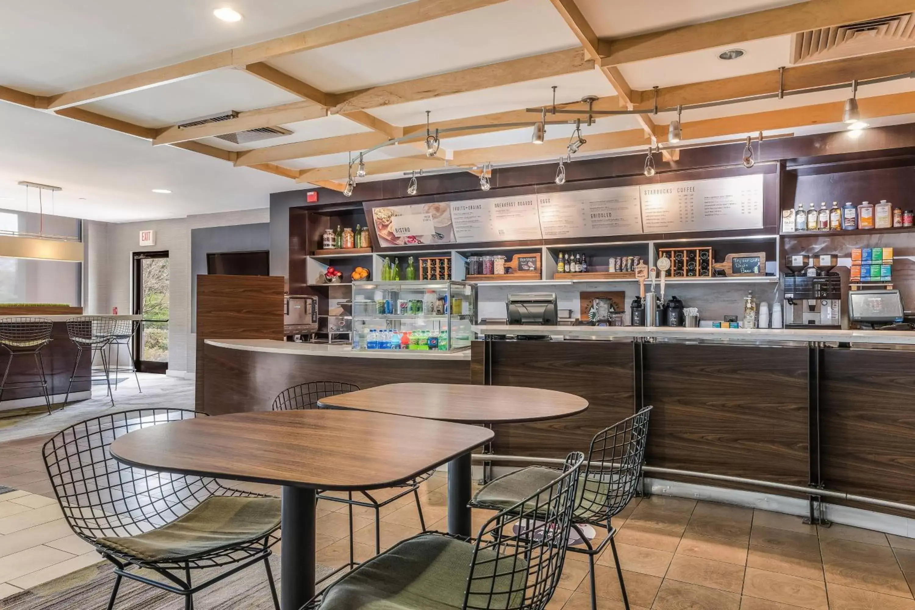 Restaurant/places to eat, Lounge/Bar in Courtyard Rockaway-Mount Arlington