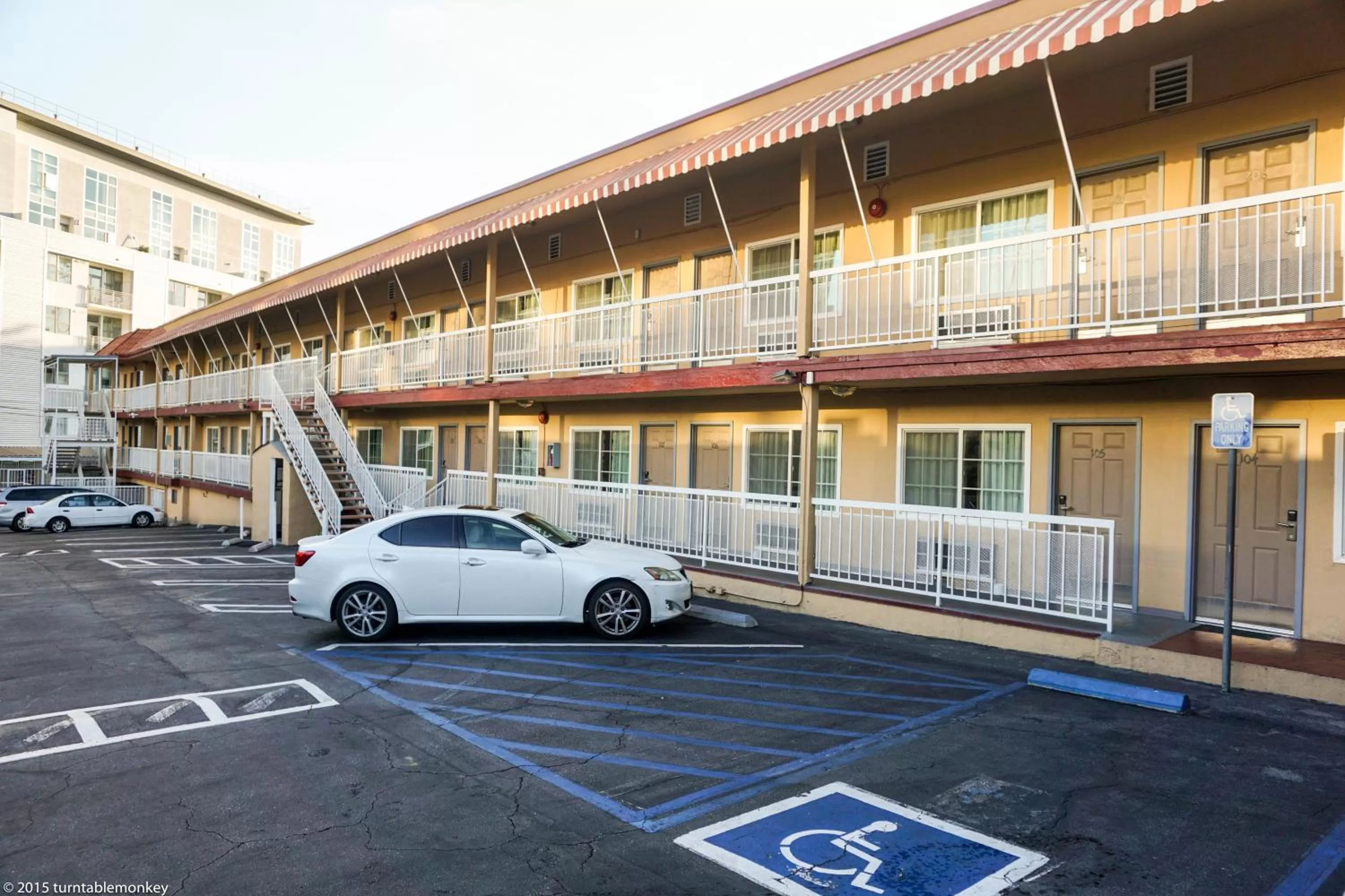 Area and facilities, Property Building in Hollywood La Brea Inn