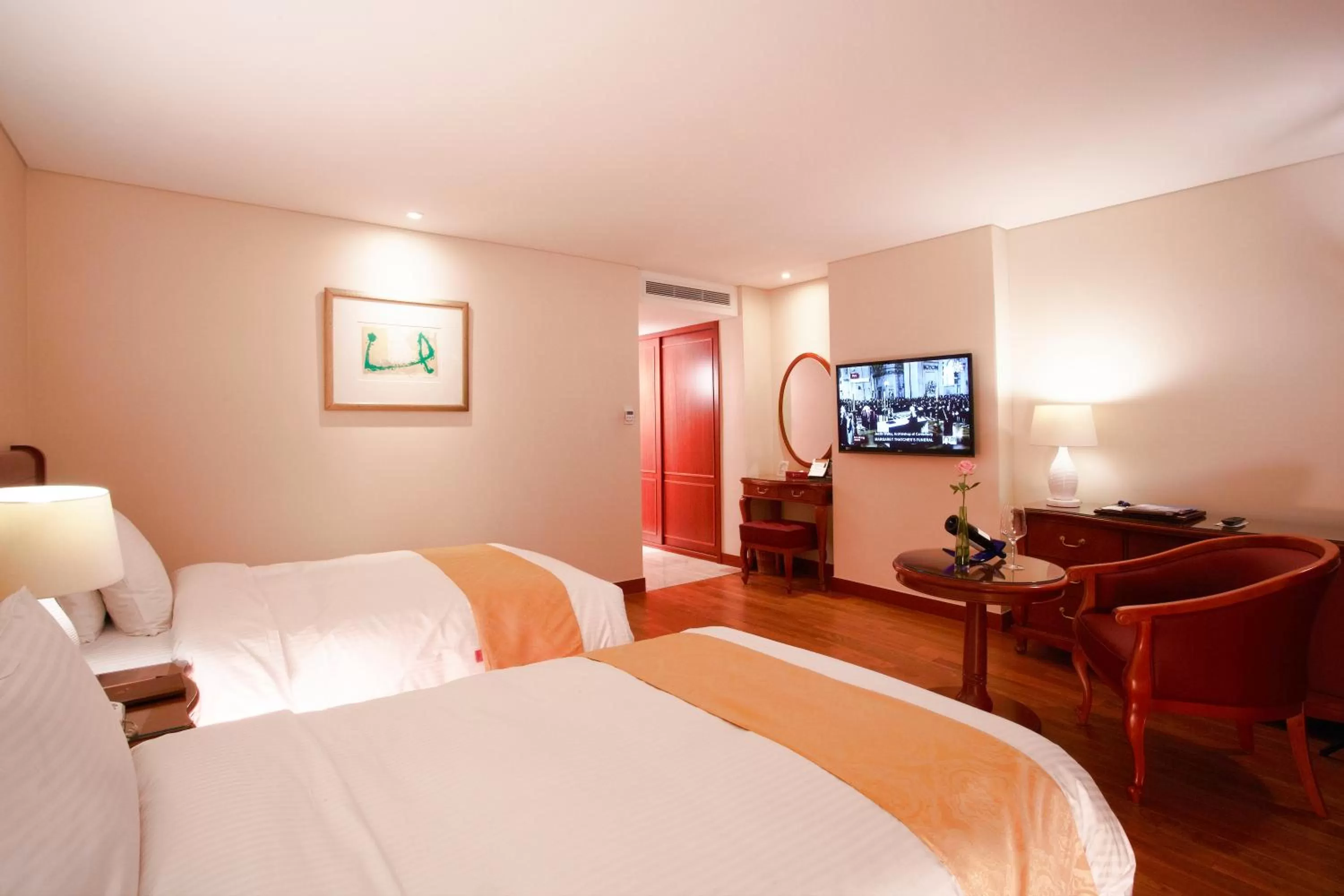 Photo of the whole room, Bed in Sejong Hotel Seoul Myeongdong