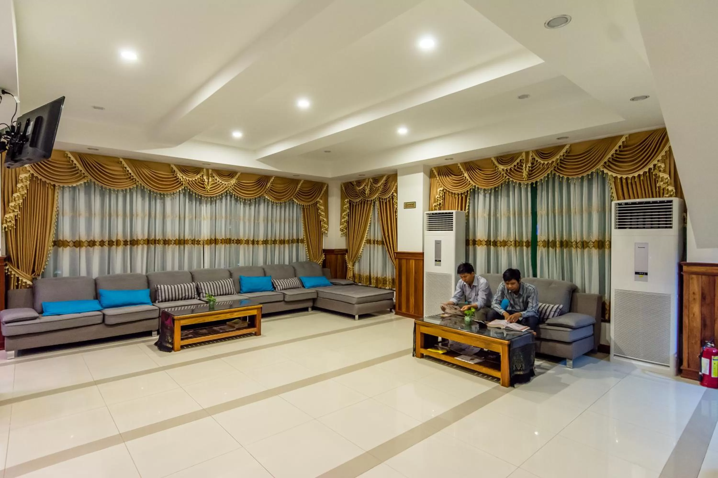 Lobby or reception in Relax Hotel