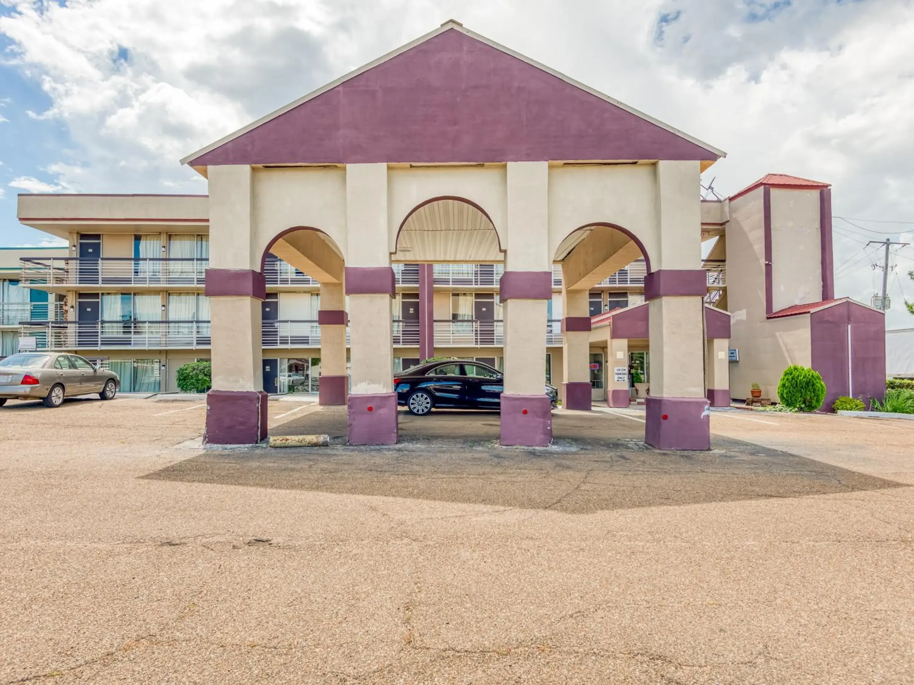 Facade/entrance, Property Building in OYO Hotel Jackson North I-55