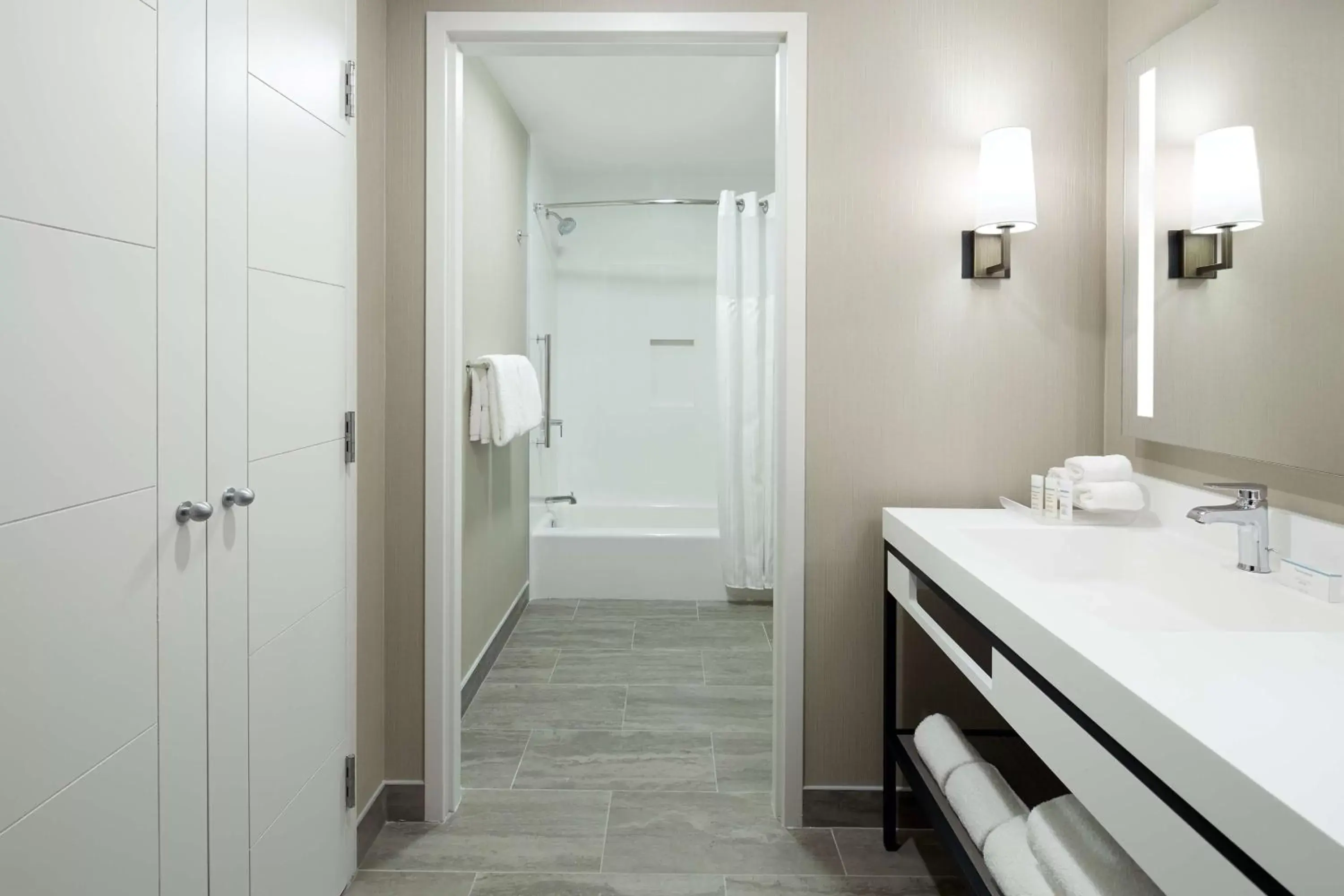 Bathroom in Homewood Suites By Hilton Montreal Midtown