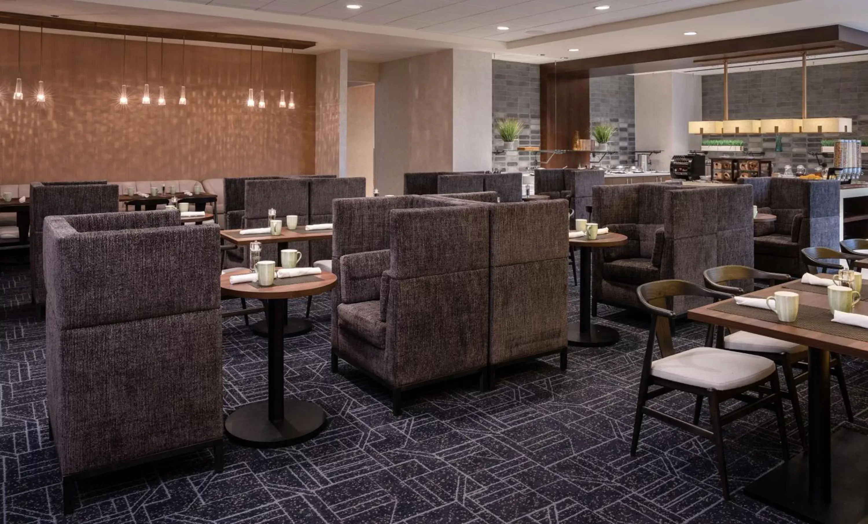 Restaurant/places to eat, Lounge/Bar in Hilton Fairfax, Va