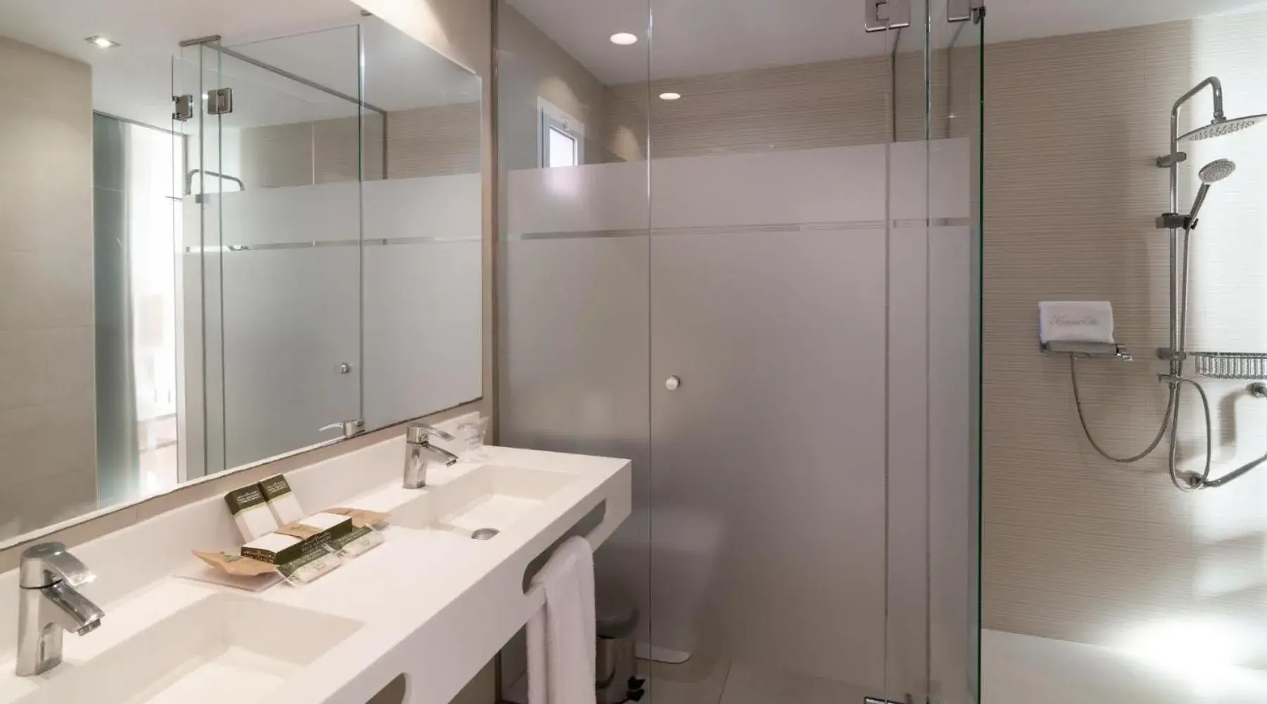 Bathroom in Marina Elite Bathroom in Marina Elite