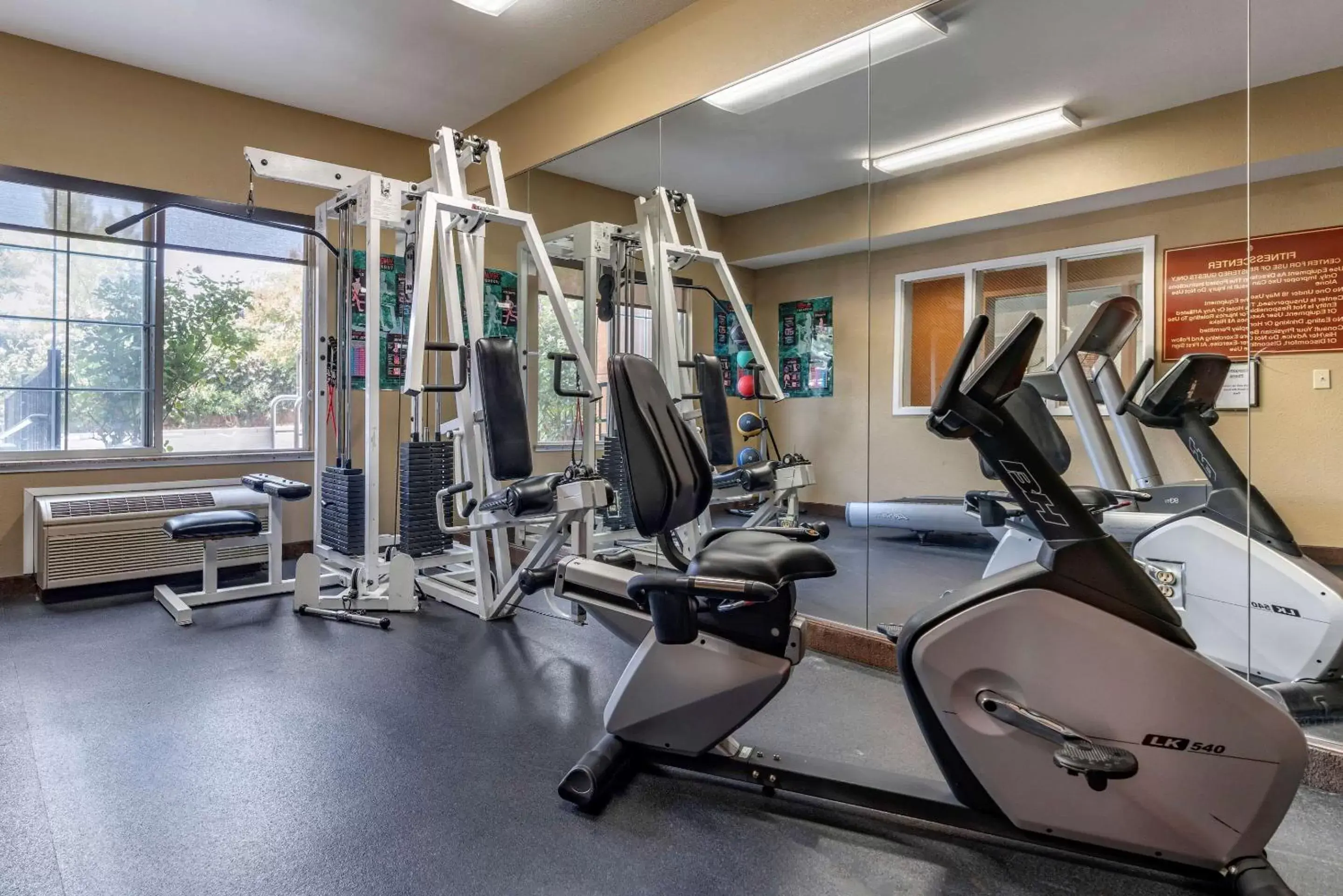Activities, Fitness Center/Facilities in Comfort Inn & Suites Sacramento – University Area