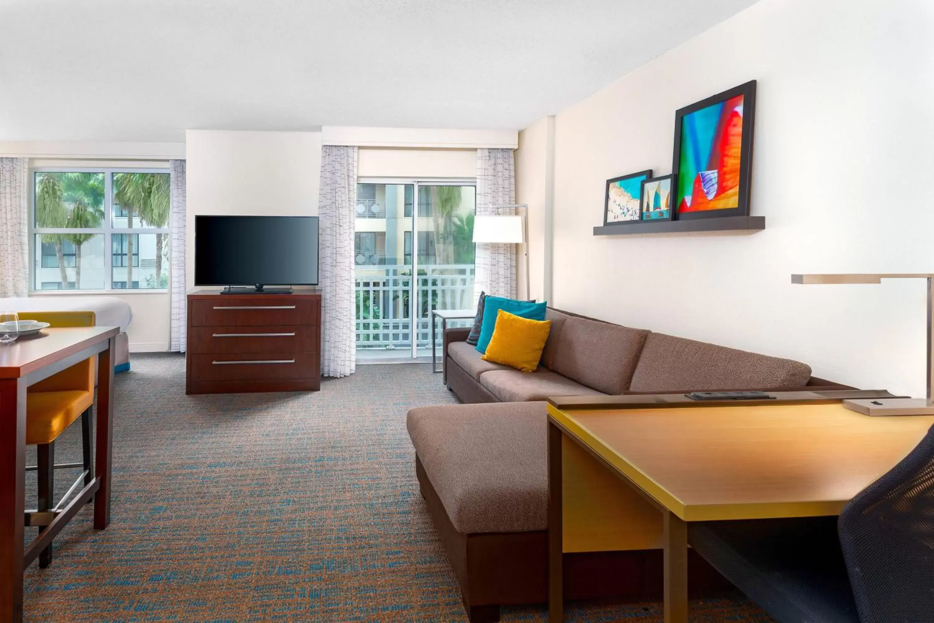 Photo of the whole room, Seating Area in Residence Inn Tampa Downtown