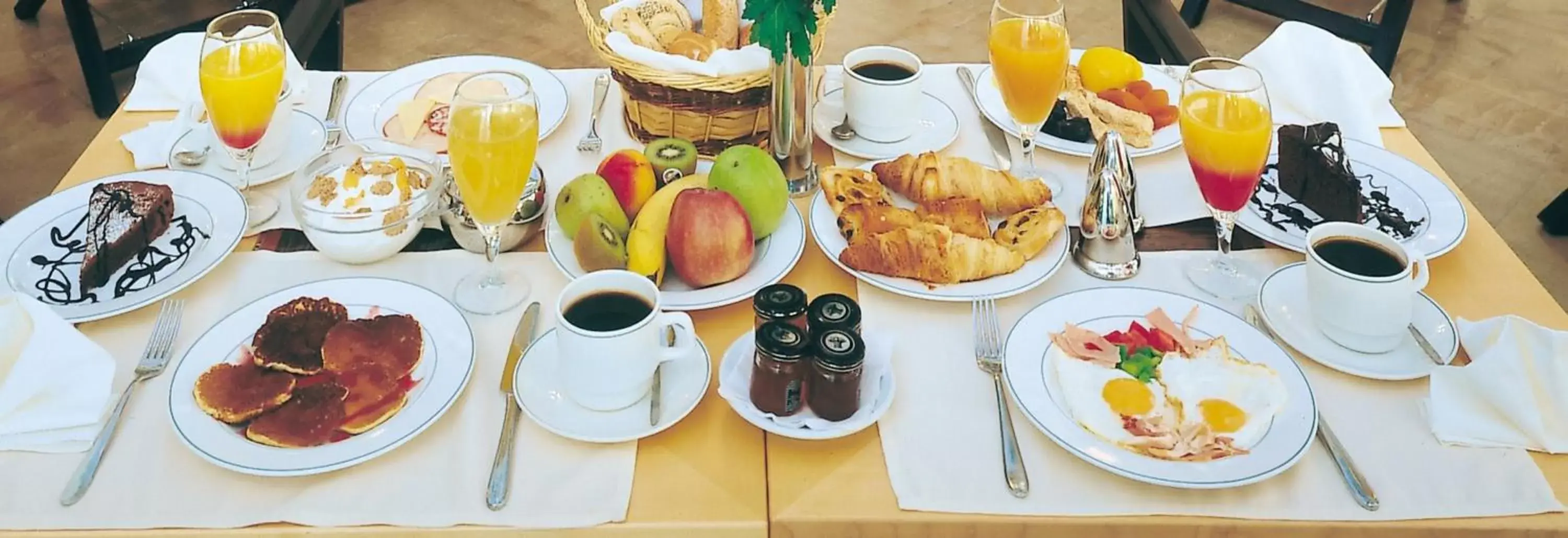 Buffet breakfast in Piraeus Theoxenia Hotel