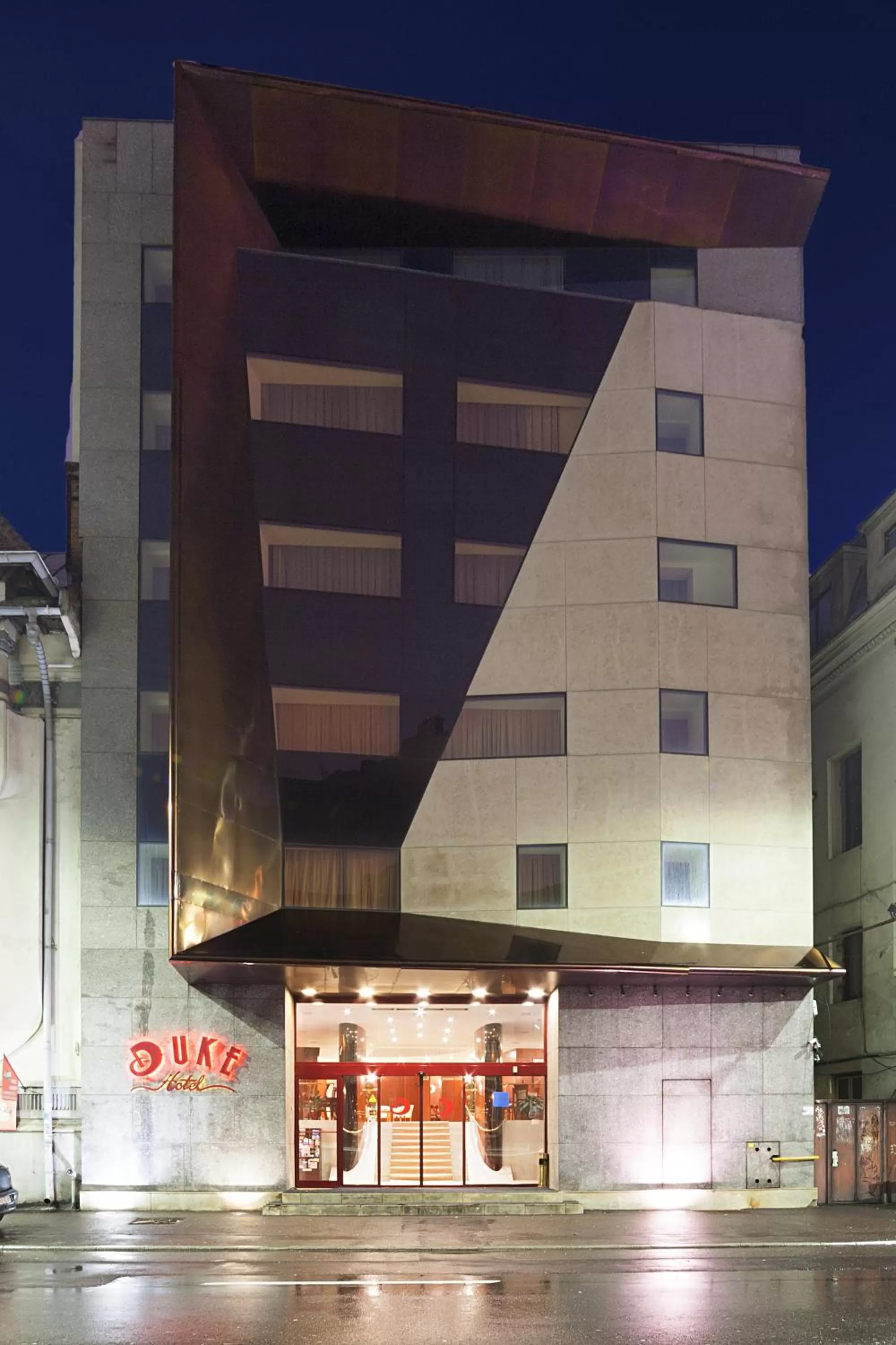 Facade/entrance in Hotel Duke Romana City Center