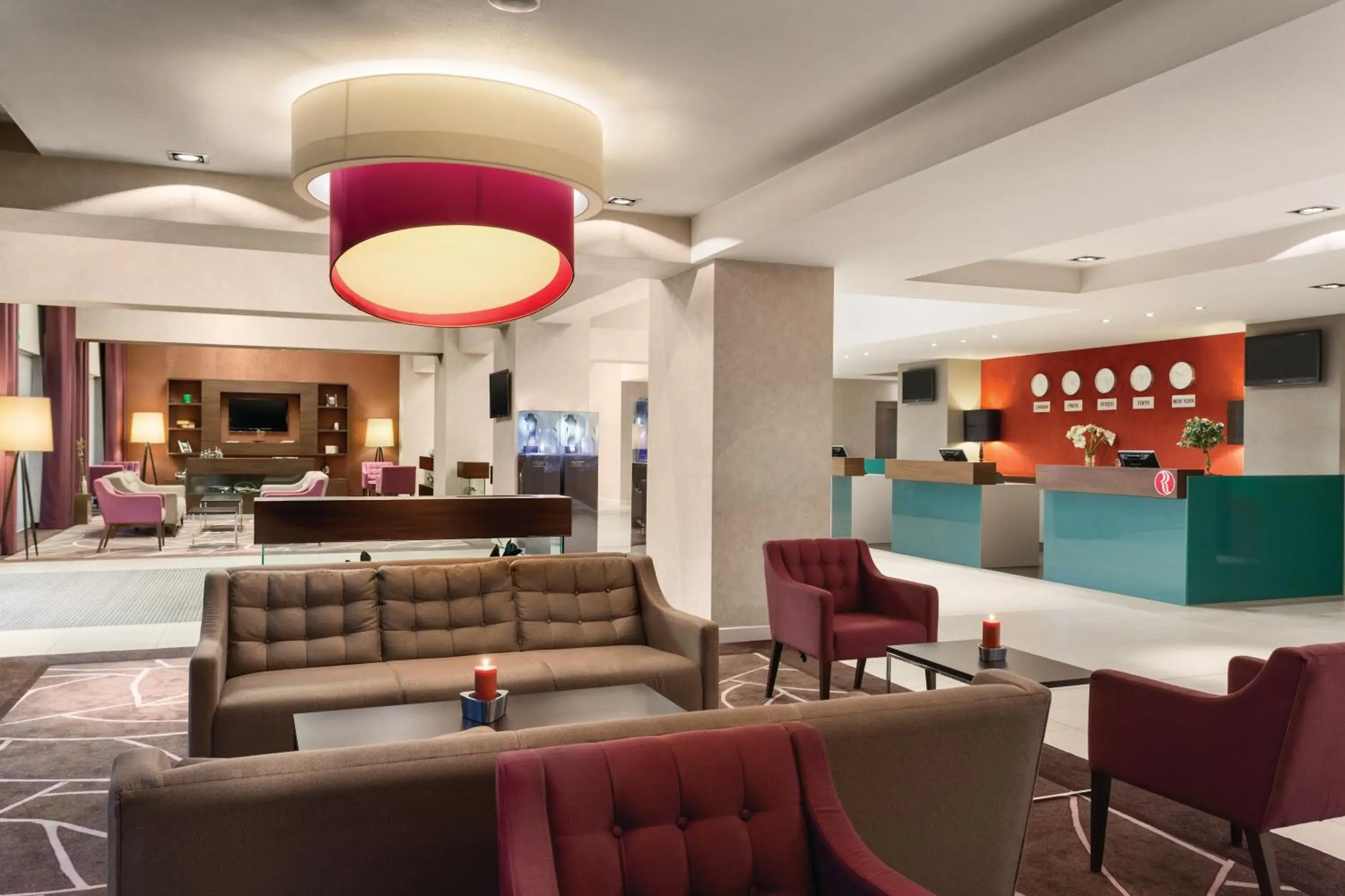 Lobby or reception, Lounge/Bar in Hotel Ramada Pitesti