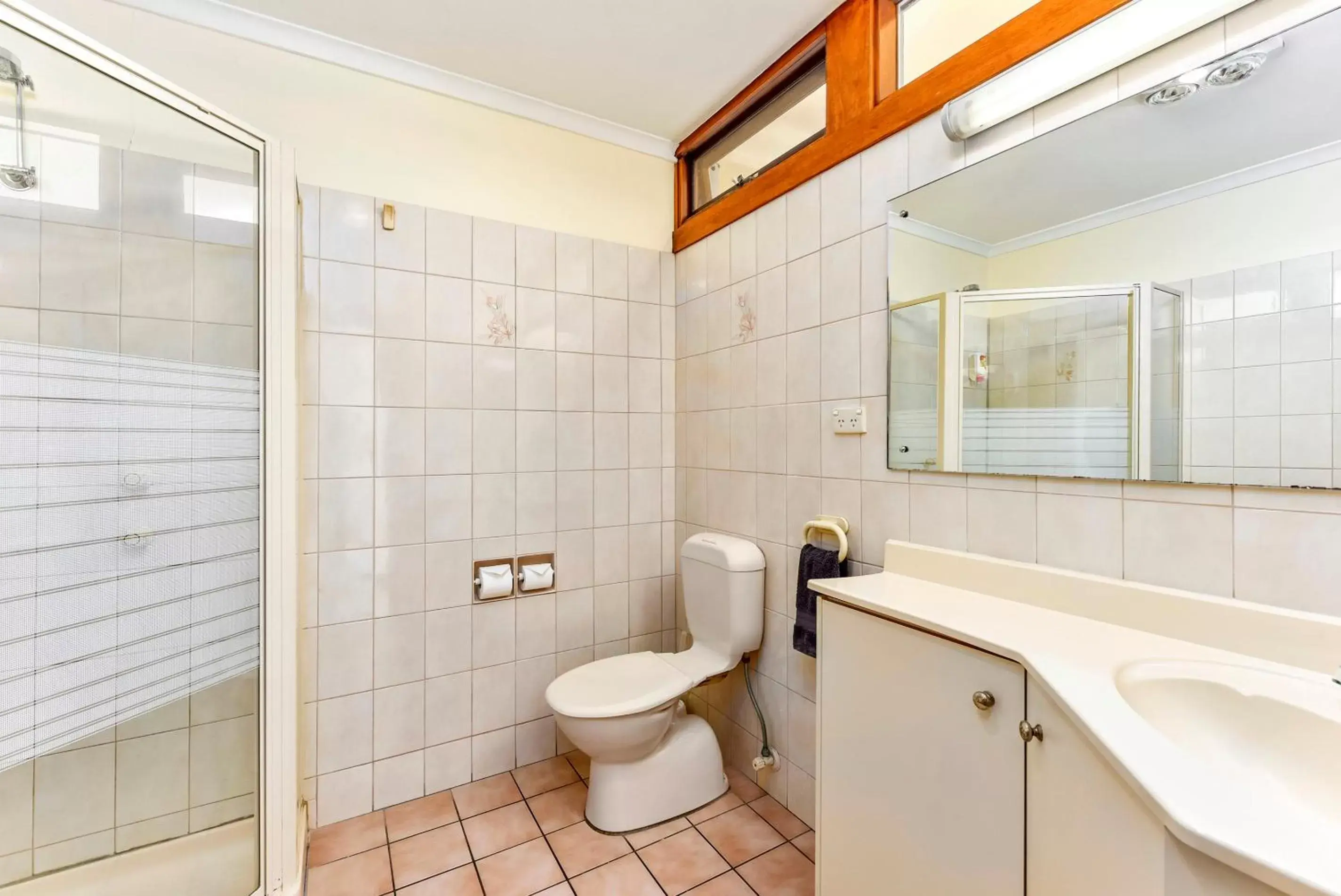 Bathroom in William Macintosh Motor Lodge