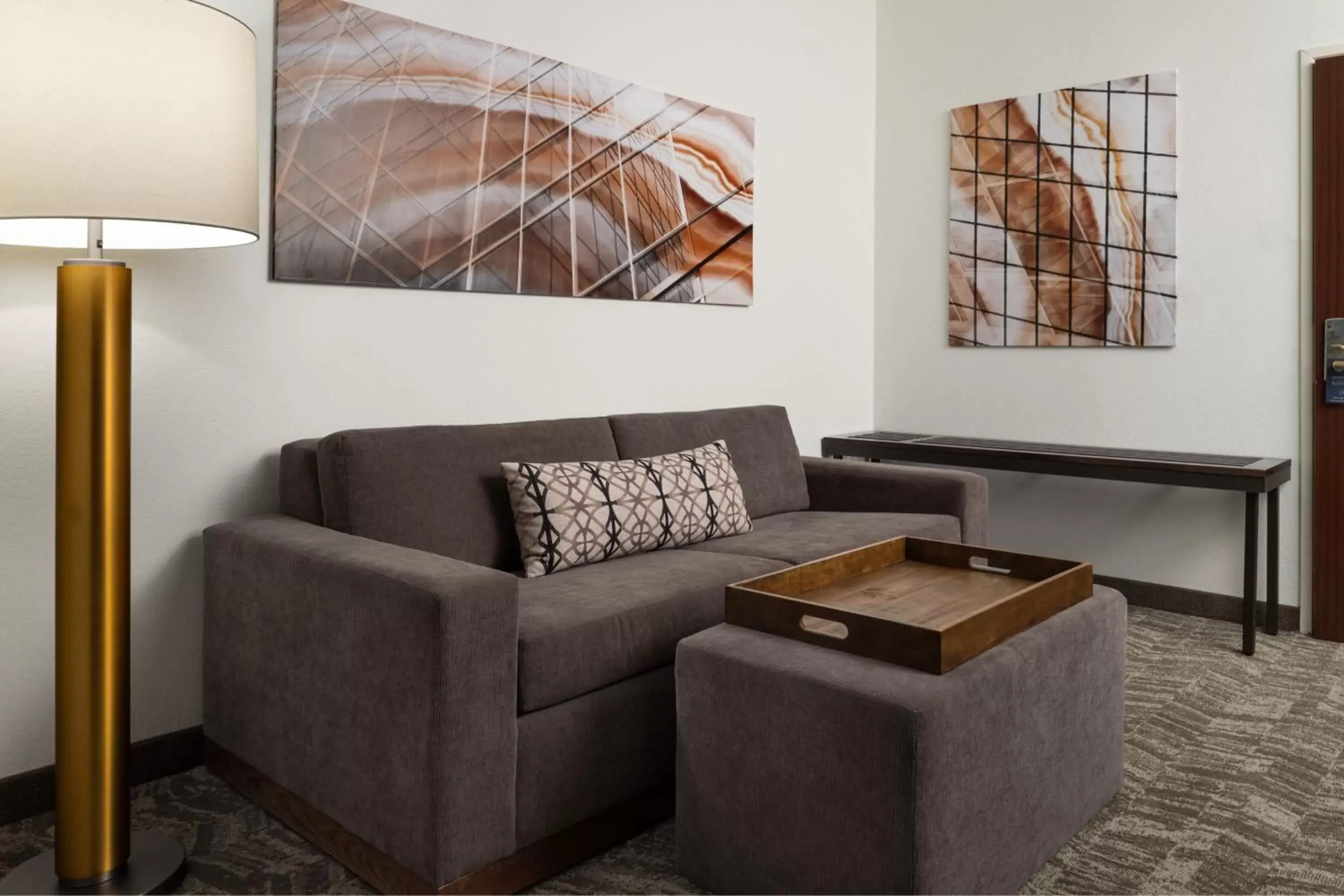 Photo of the whole room, Seating Area in SpringHill Suites Kansas City Overland Park