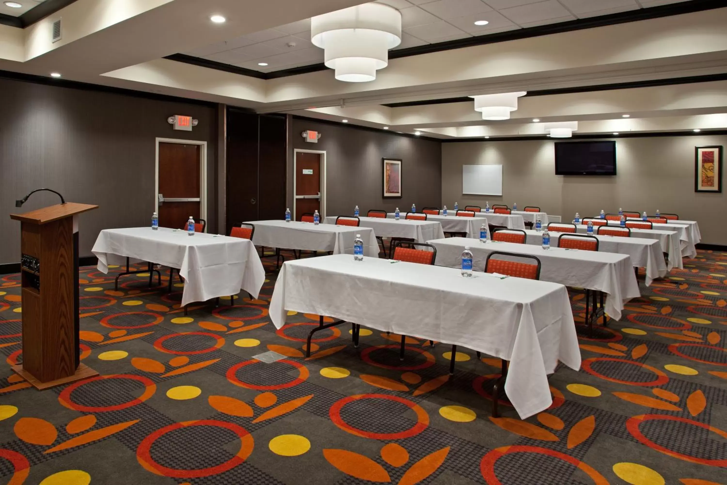 Meeting/conference room in Holiday Inn Columbus-Hilliard, an IHG Hotel