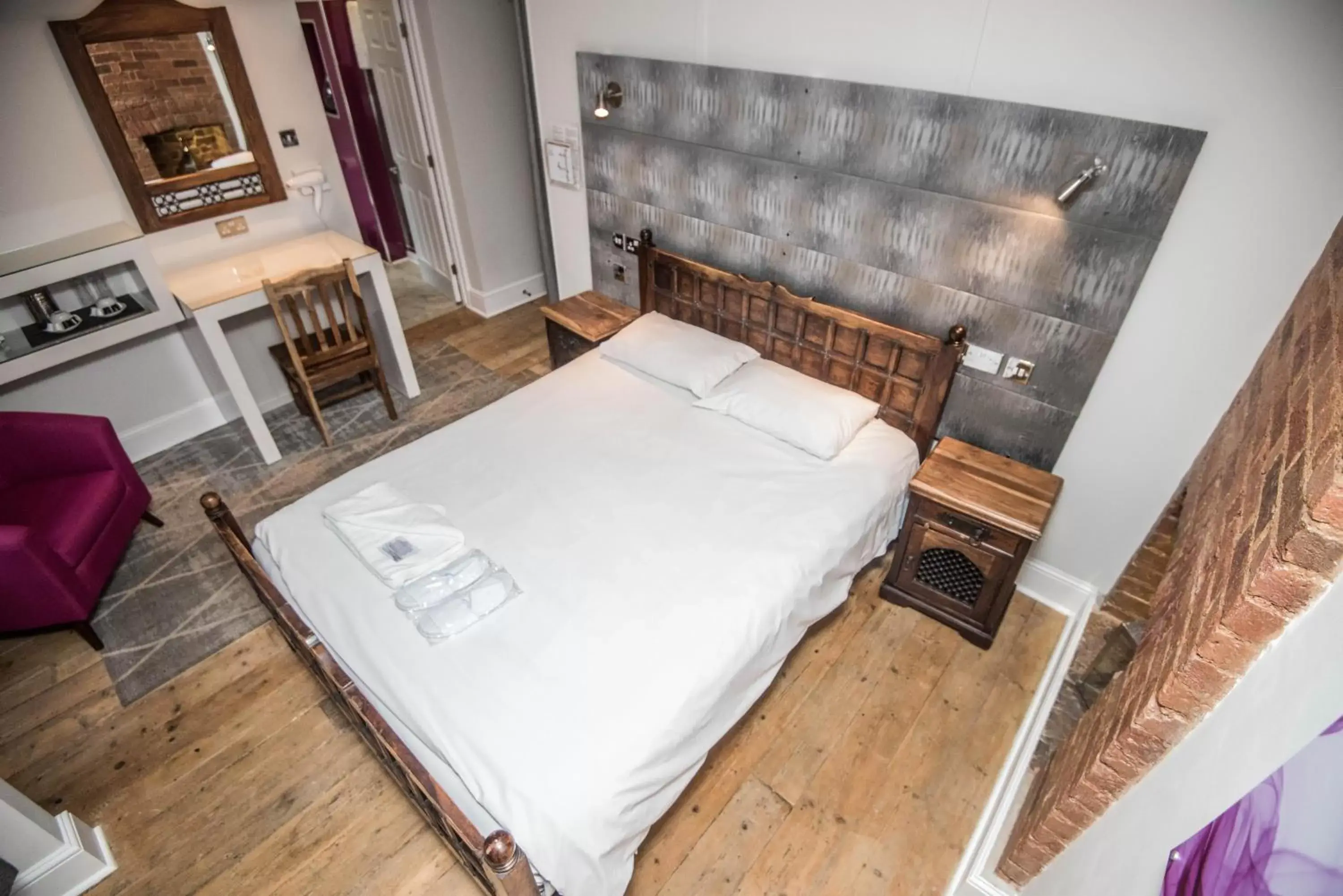 Double Room in Leaside Hotel