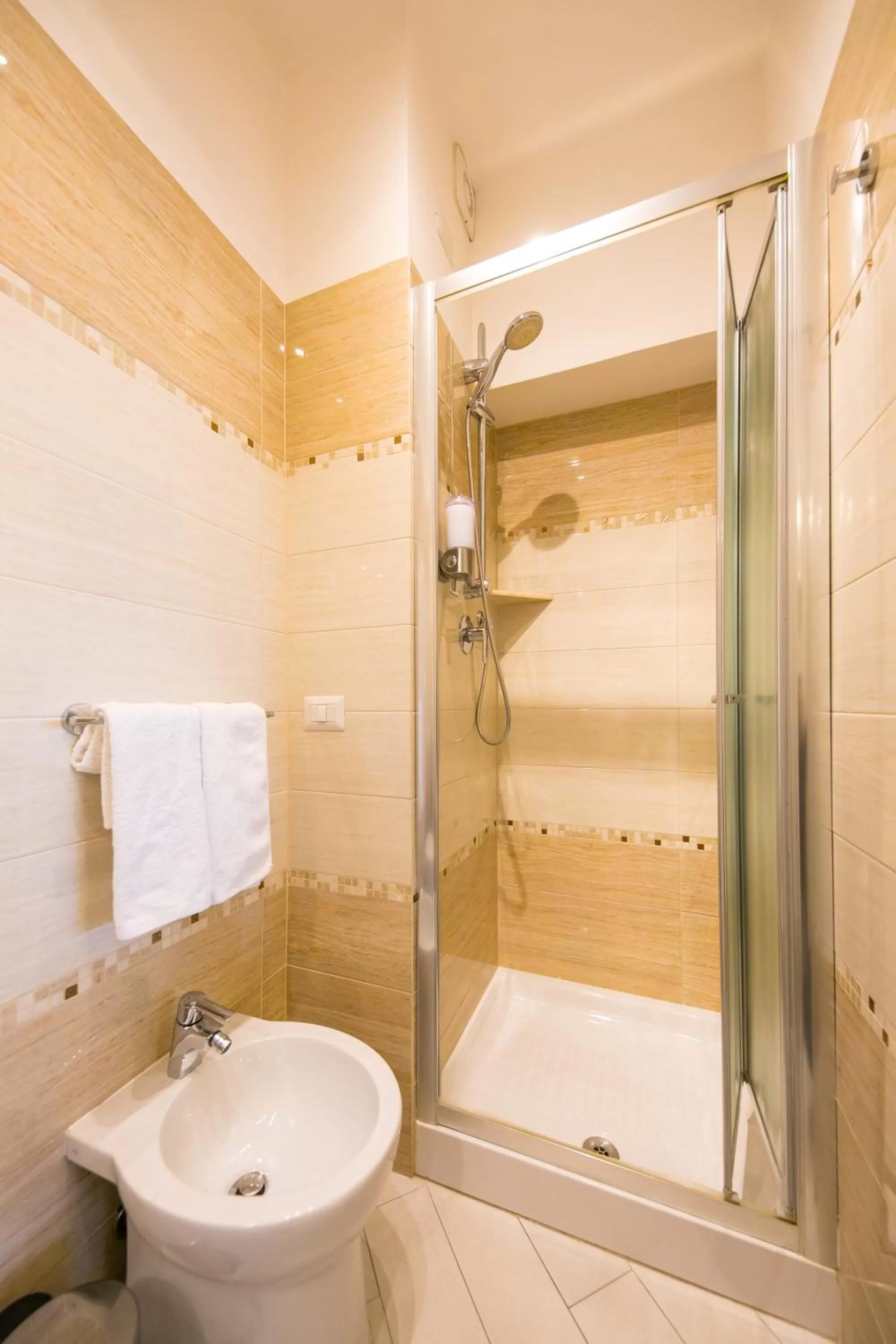 Bathroom in Suites Roma Tiburtina