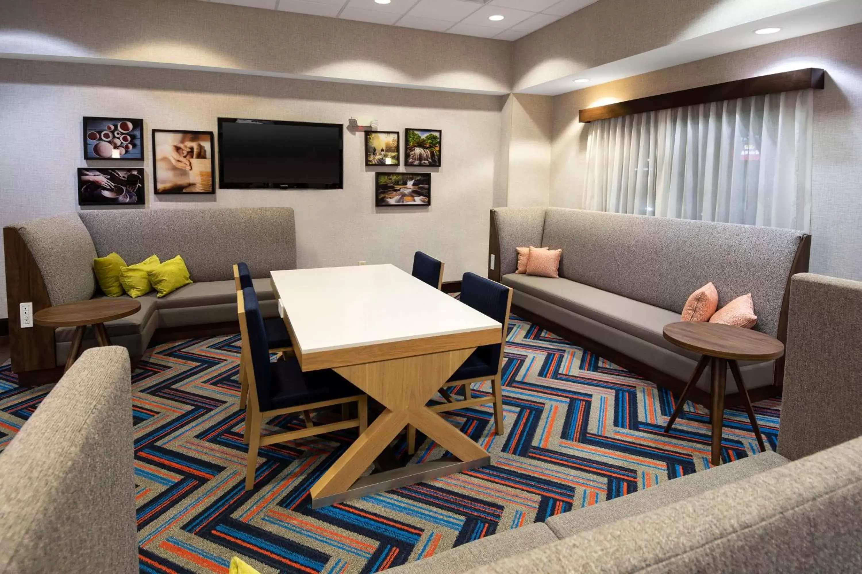 Lobby or reception, Seating Area in Hampton Inn Greenville