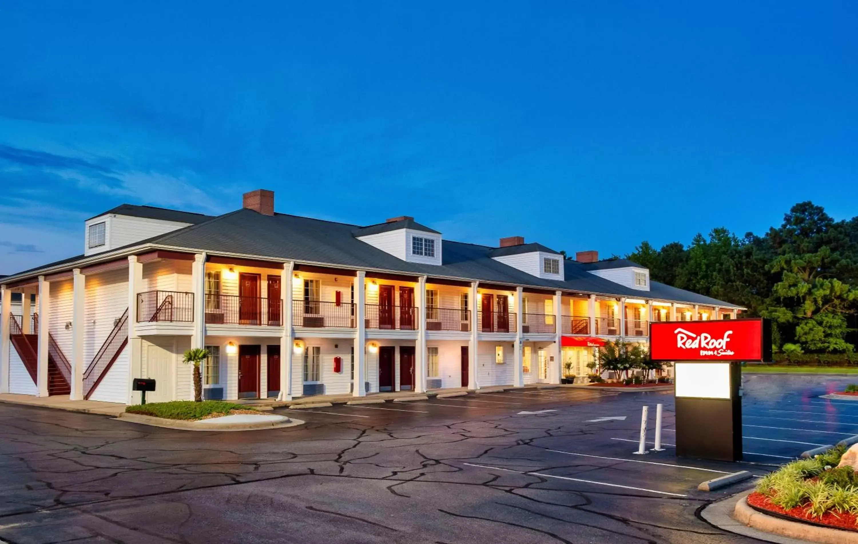 Property Building in Red Roof Inn & Suites Wilson