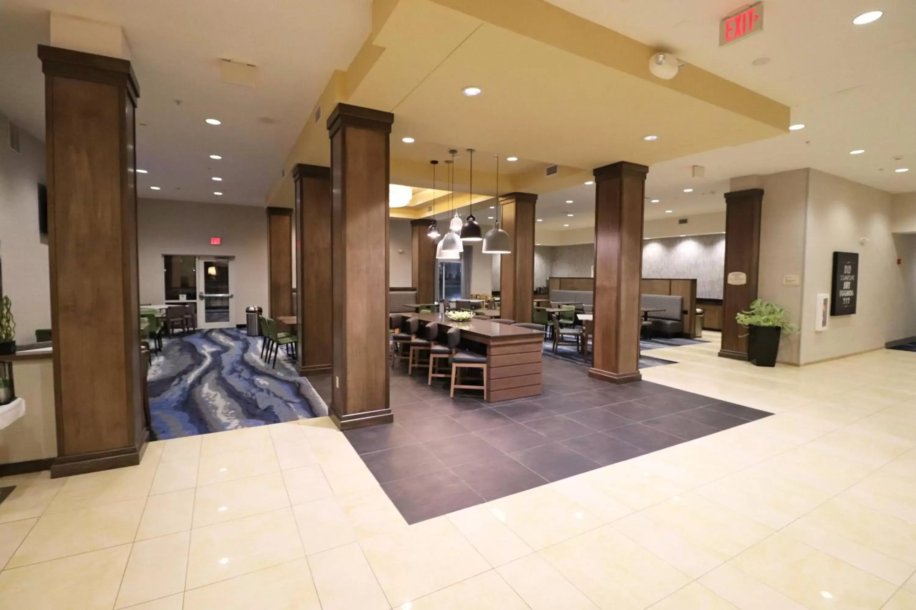 Breakfast, Lobby/Reception in Fairfield Inn & Suites by Marriott Kearney