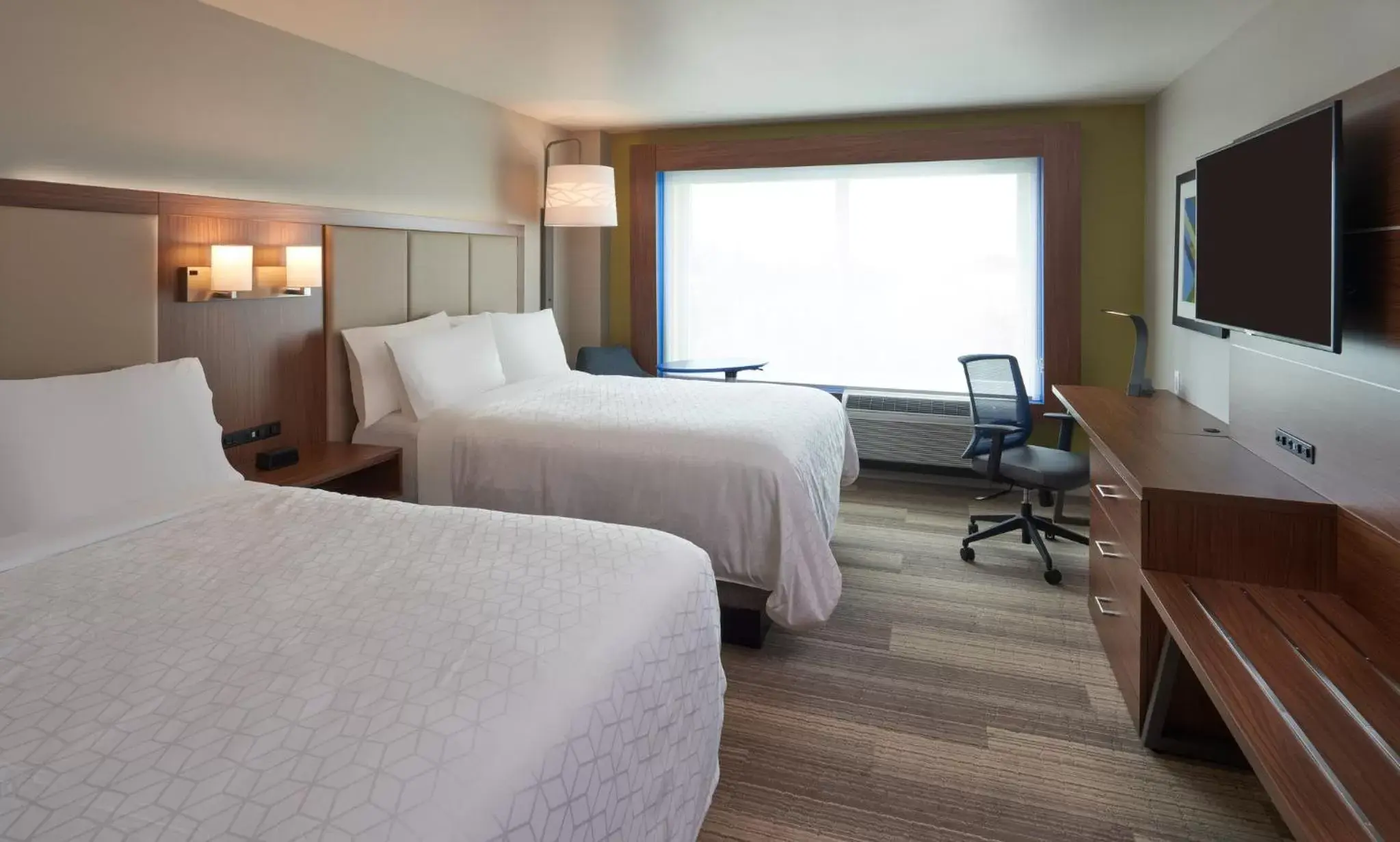 Photo of the whole room, Bed in Holiday Inn Express Doral Miami, an IHG Hotel