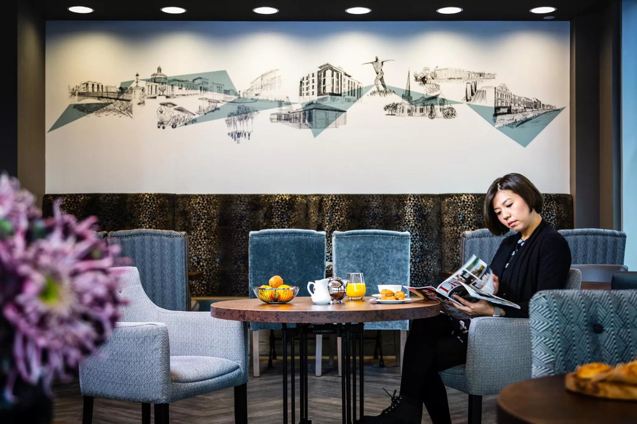 Lounge or bar in Mercure Bridgwater