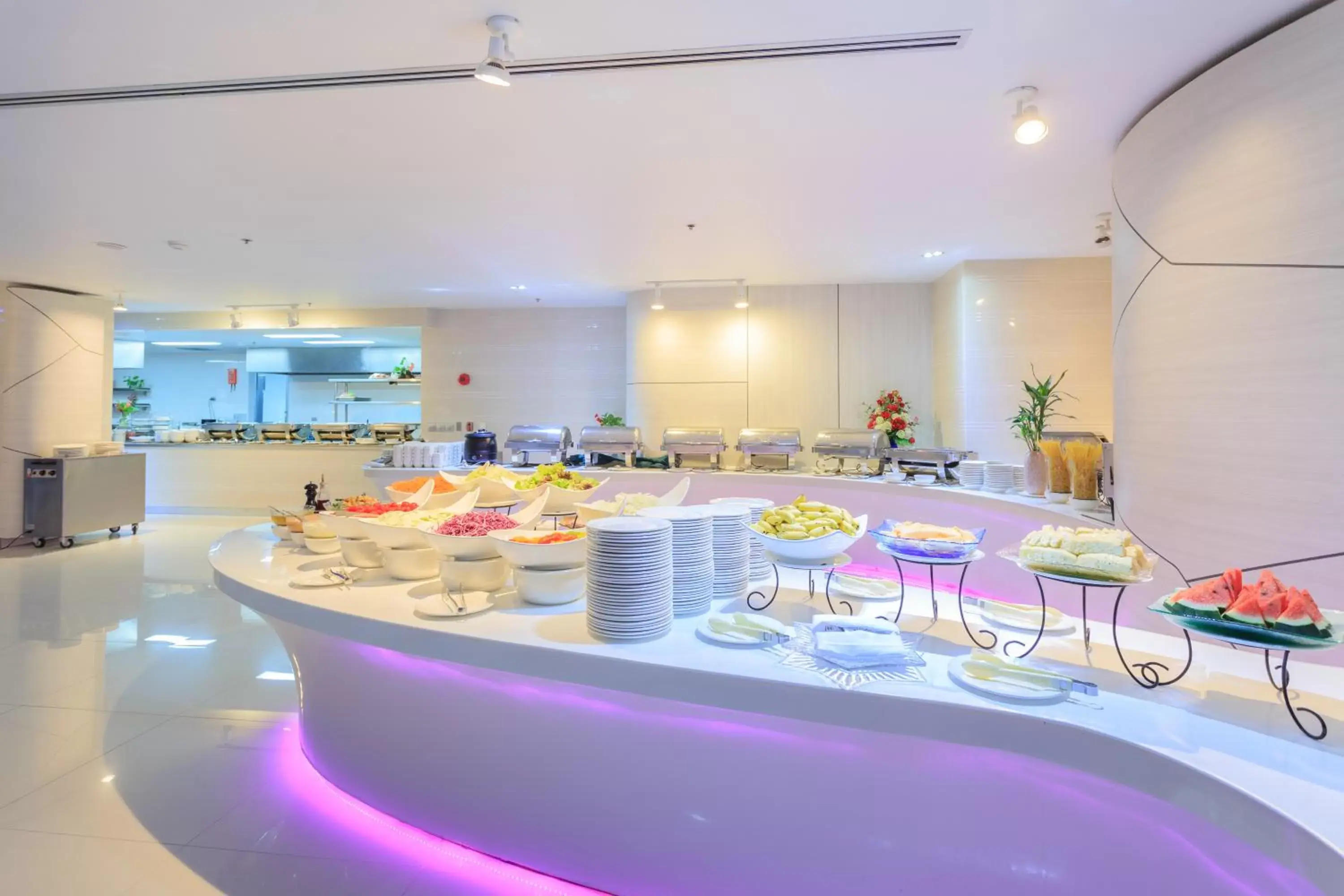 Restaurant/places to eat in Pattaya Discovery Beach Hotel - SHA Extra Plus