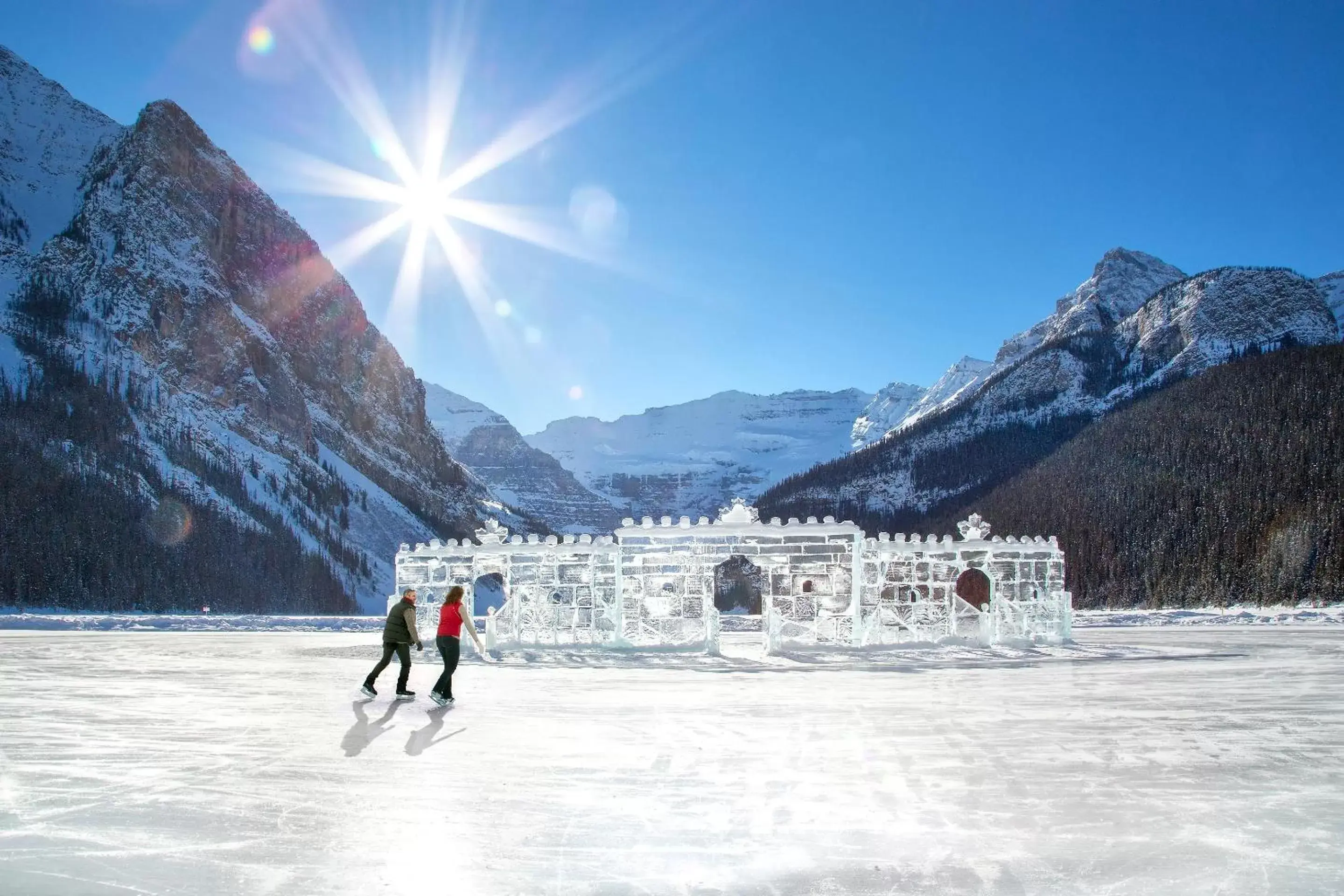 Winter, Skiing in Fairmont Château Lake Louise