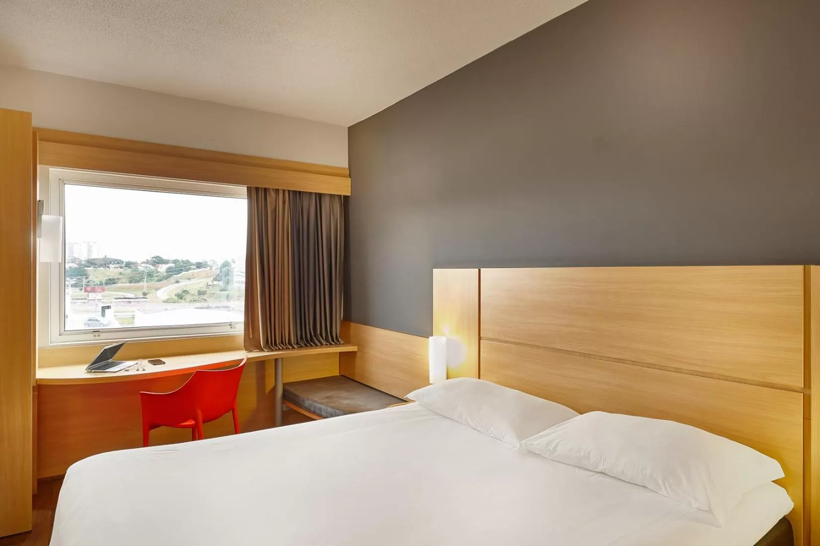 Bed in ibis Sao Jose dos Campos Dutra