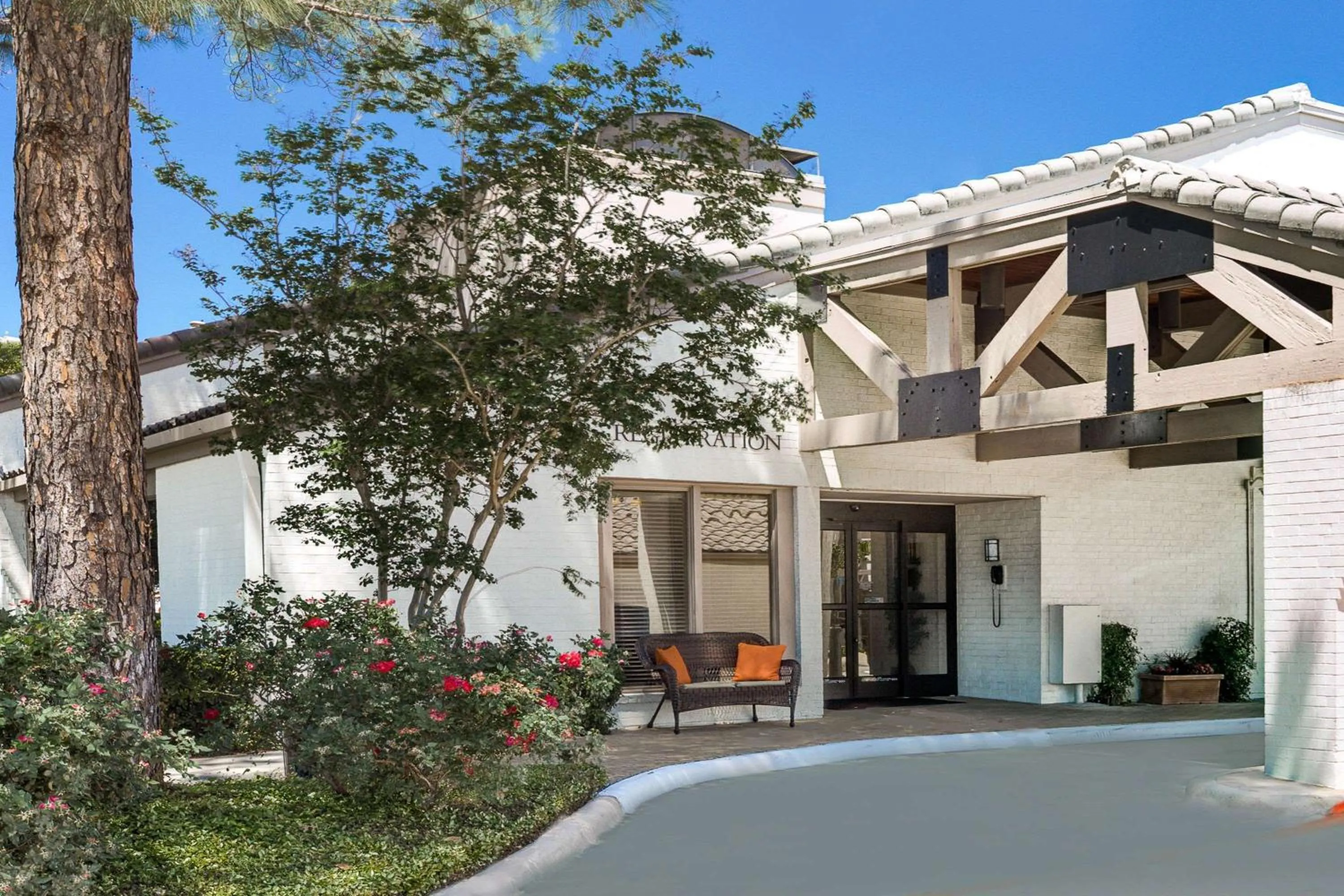 Property Building in Hawthorn Suites by Wyndham Arlington