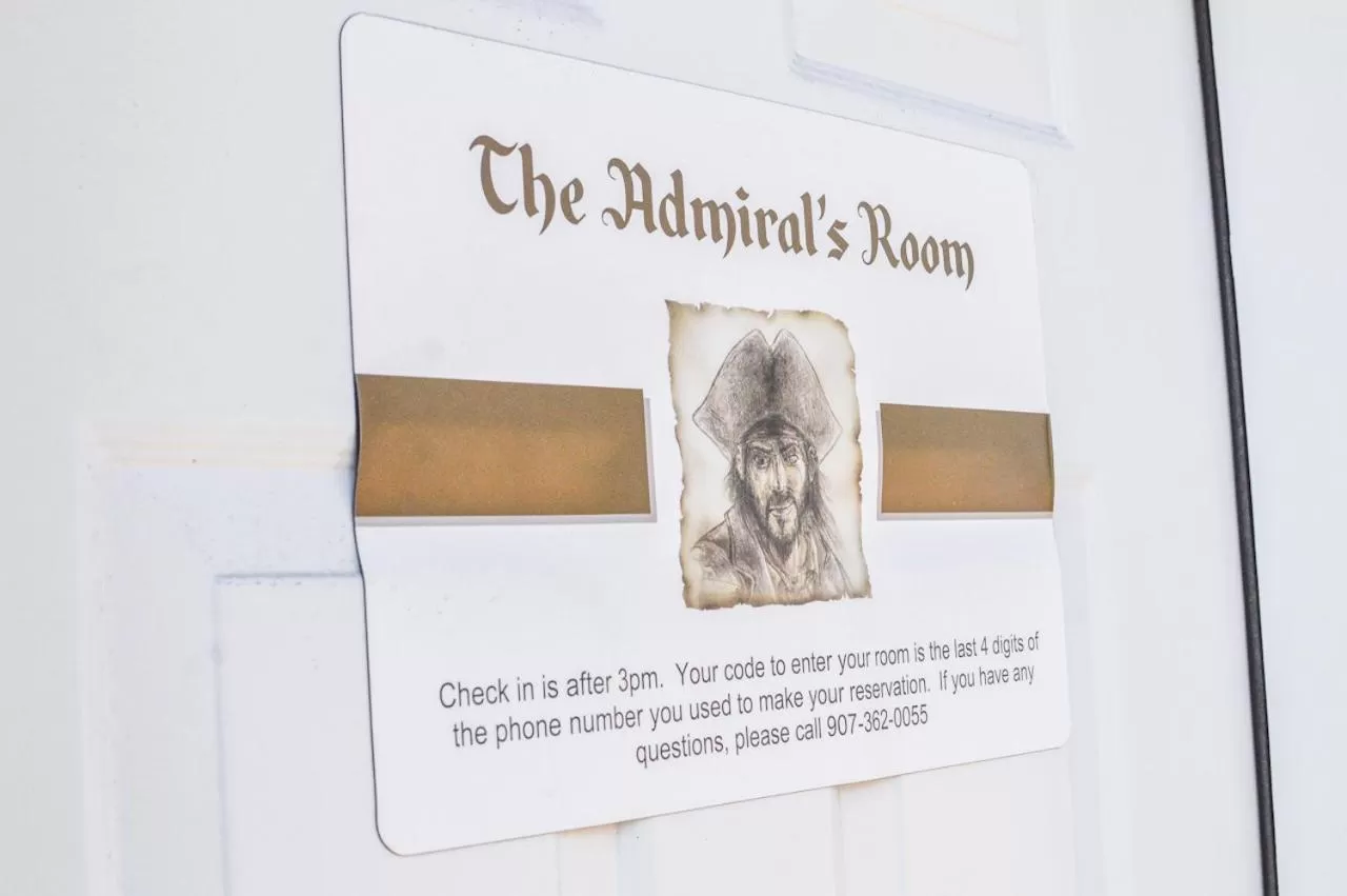 Facade/entrance in Sea Treasures Inn