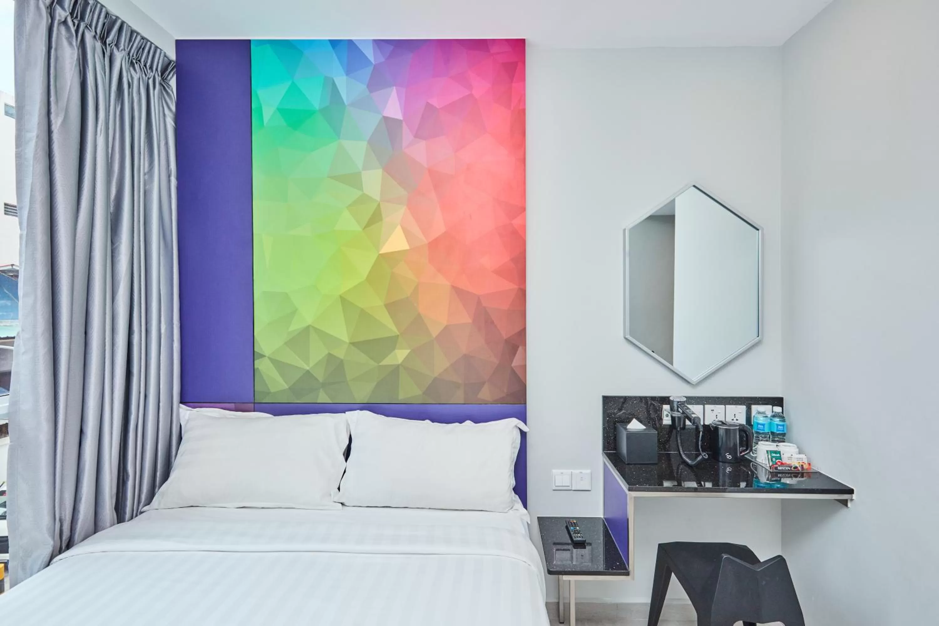 Bed in ibis budget Singapore Ametrine