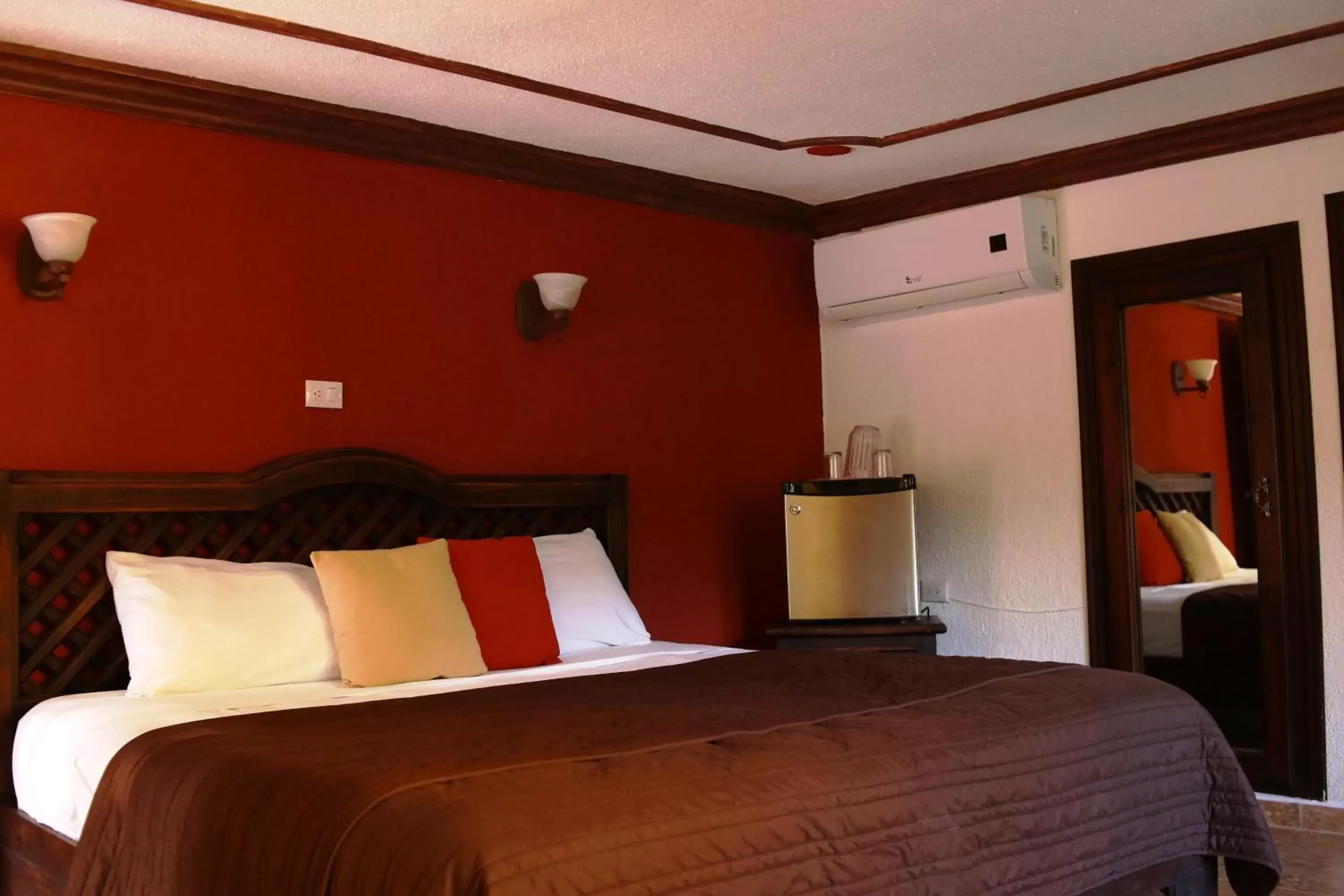 Photo of the whole room, Bed in Hotel Rinconada del Convento